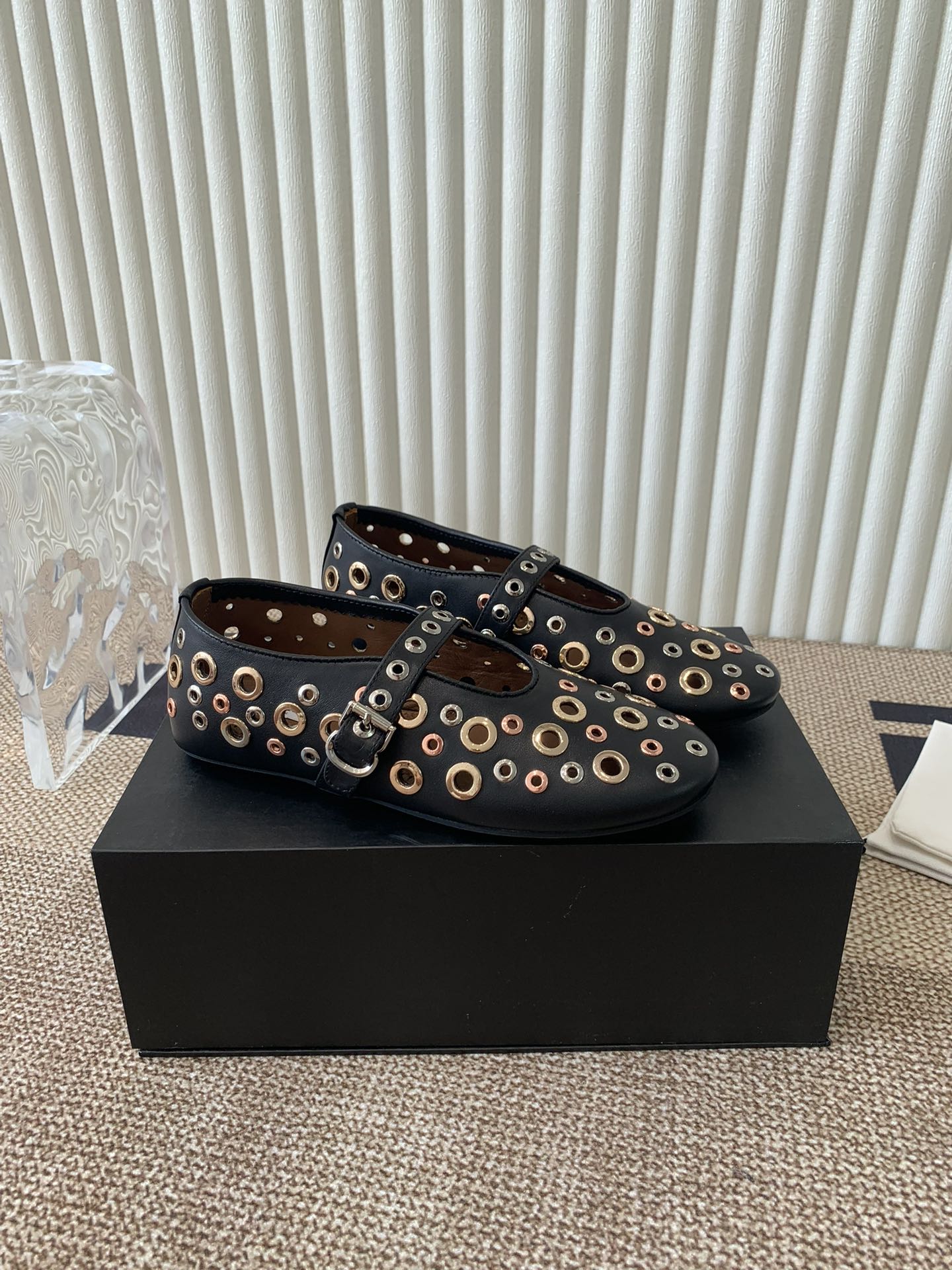 ballet flat in eyelet black lambskin