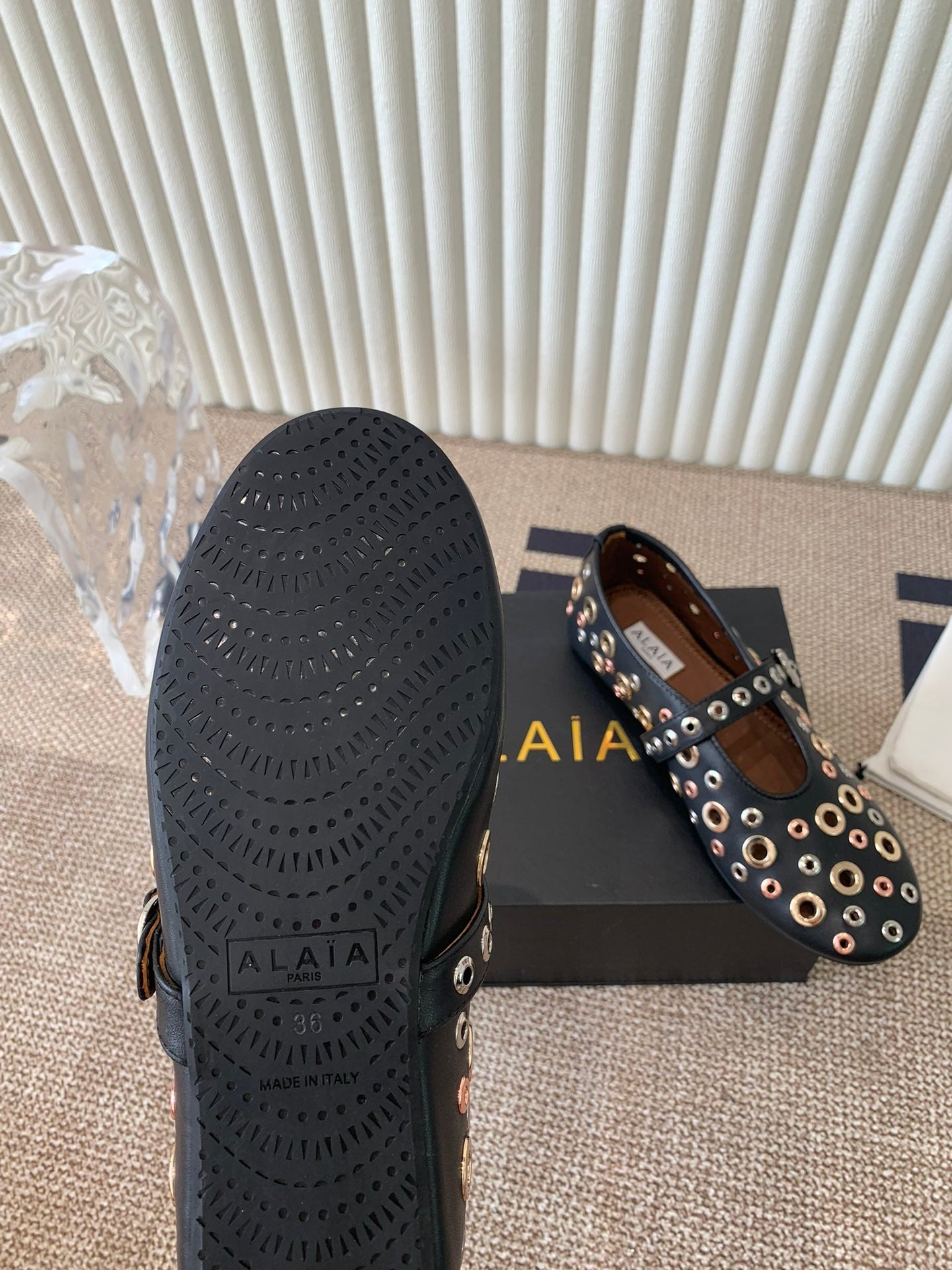 ballet flat in eyelet black lambskin