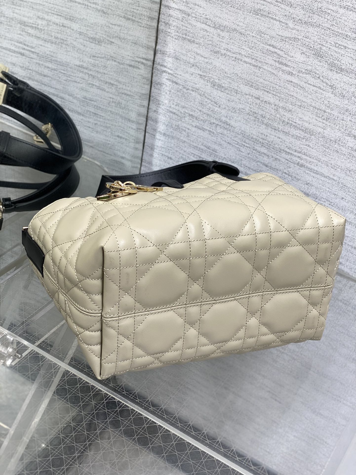 Toujour 23 Bag Beige Black Lambskin