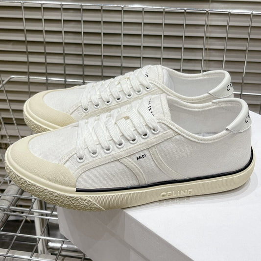 JANE SNEAKERS LOW LACE-UP WITH TRIOMPHE PATCH IN CANVAS AND CALFSKIN WHITE