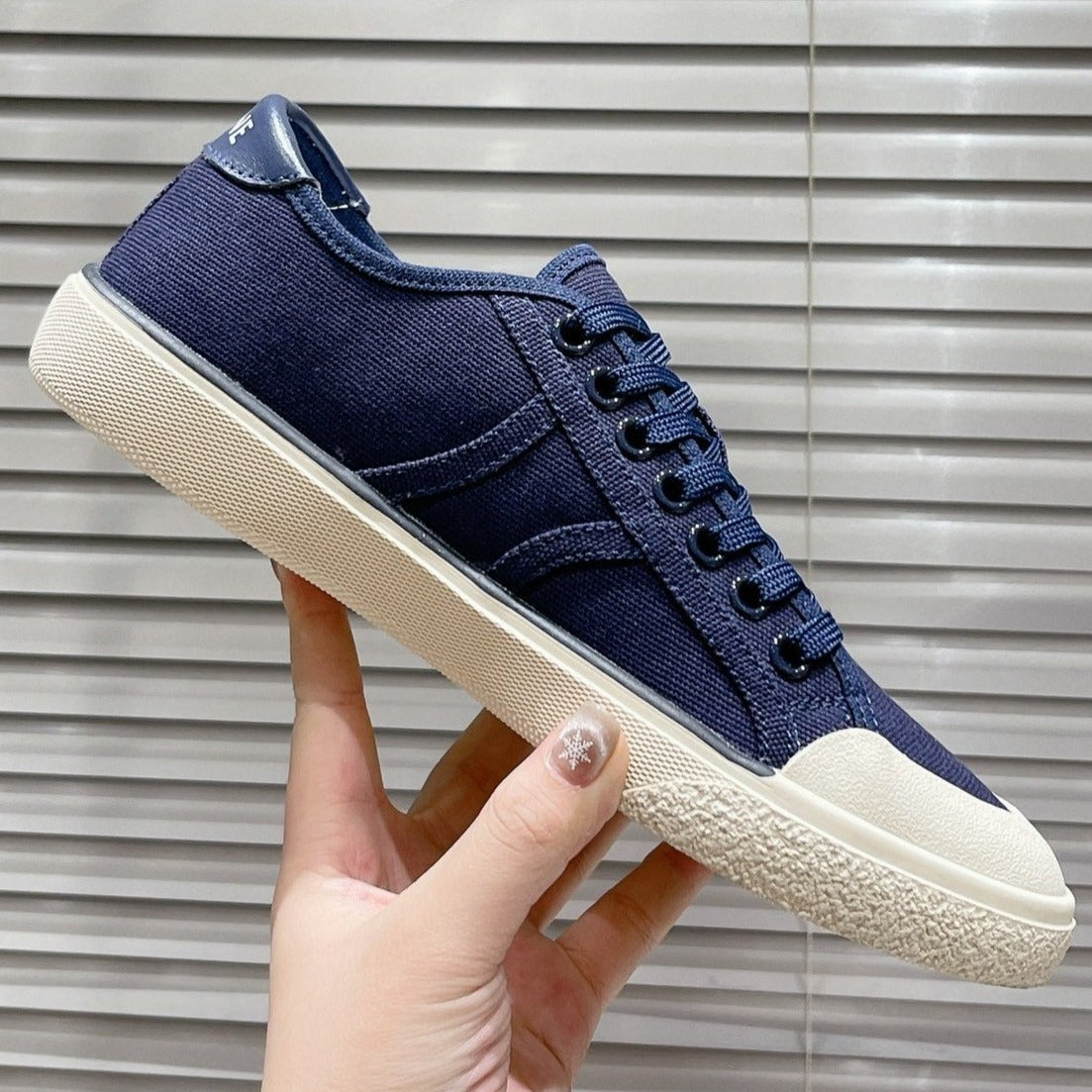 JANE SNEAKERS LOW LACE-UP WITH TRIOMPHE PATCH IN CANVAS AND CALFSKIN NAVY