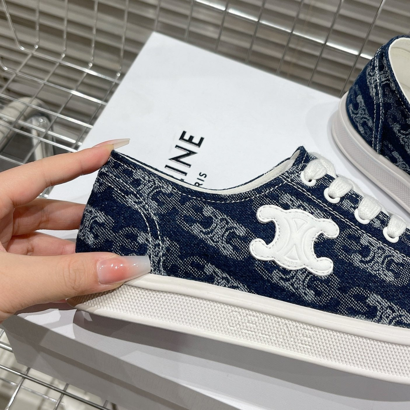 JANE SNEAKERS LOW LACE-UP WITH TRIOMPHE PATCH IN CANVAS AND CALFSKIN DETAIL NAVY/ WHITE LOGO