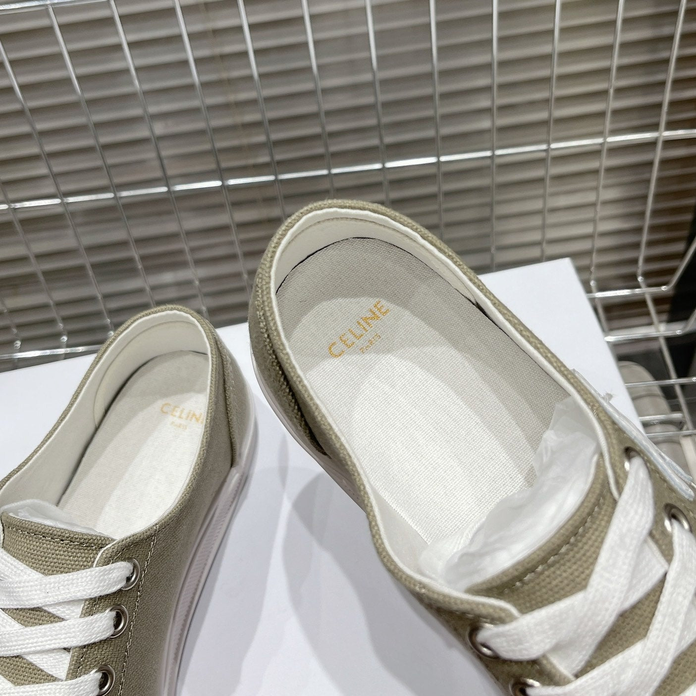 JANE SNEAKERS LOW LACE-UP WITH TRIOMPHE PATCH IN CANVAS AND CALFSKIN STONE GRAY/ WHITE LOGO