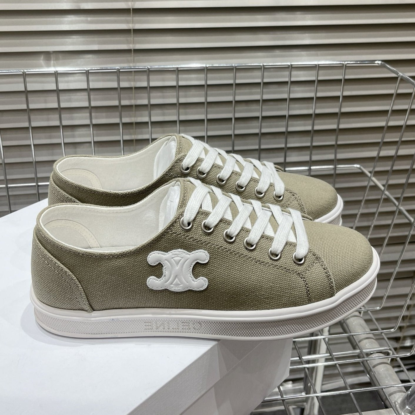 JANE SNEAKERS LOW LACE-UP WITH TRIOMPHE PATCH IN CANVAS AND CALFSKIN STONE GRAY/ WHITE LOGO