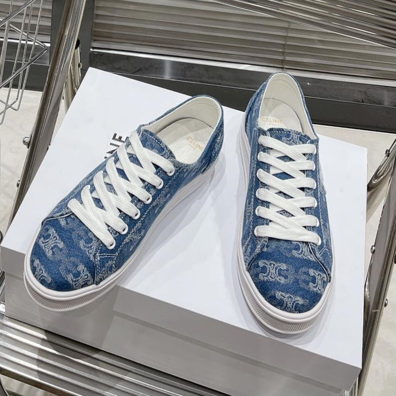 JANE SNEAKERS LOW LACE-UP WITH TRIOMPHE PATCH IN CANVAS AND CALFSKIN DETAIL DENIM/ WHITE LOGO