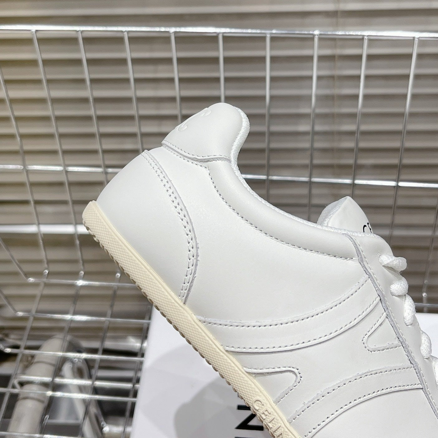 LOW LACE-UP SNEAKER IN CALFSKIN OPTIC WHITE