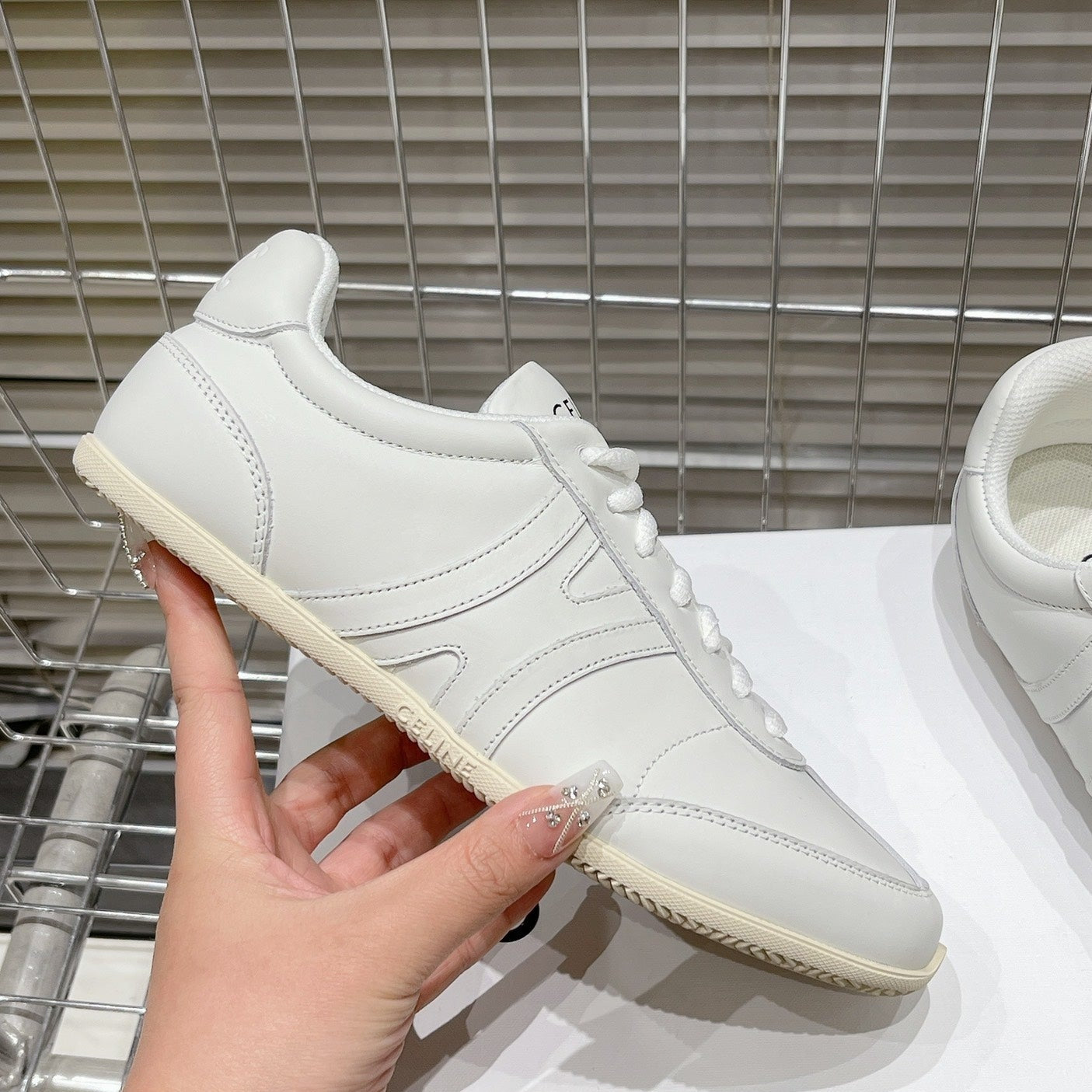 LOW LACE-UP SNEAKER IN CALFSKIN OPTIC WHITE