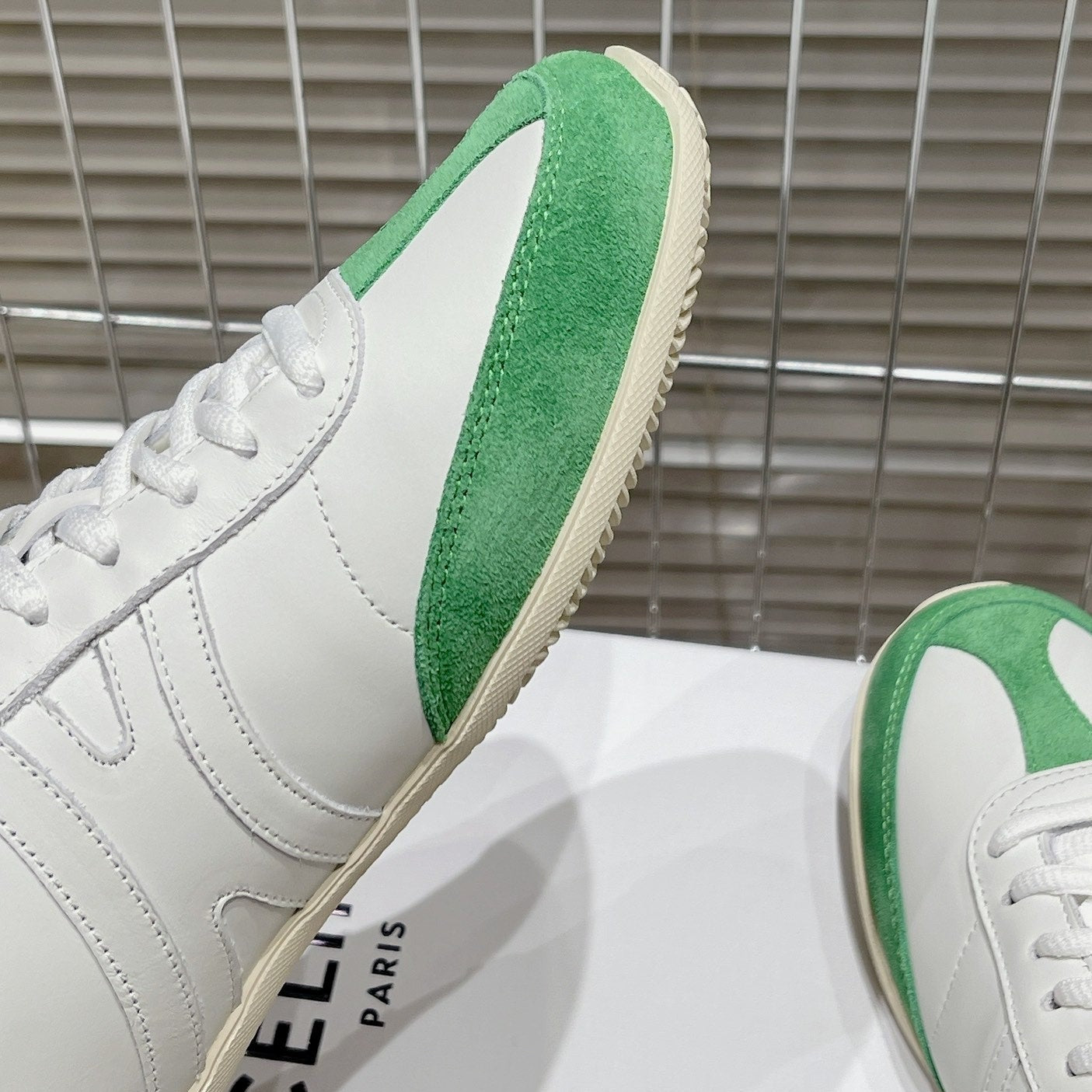 LOW LACE-UP SNEAKER IN CALFSKIN OPTIC WHITE GREEN