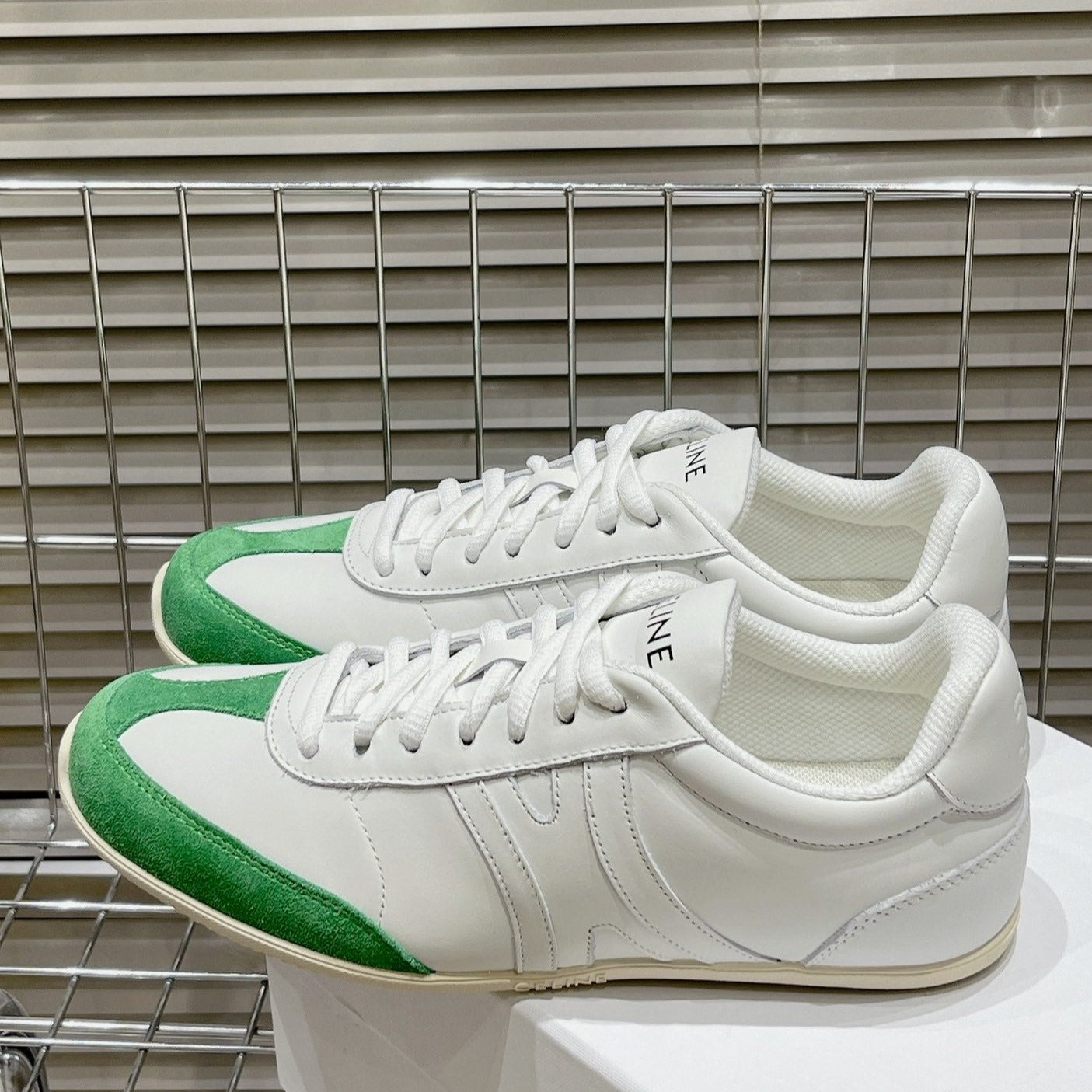 LOW LACE-UP SNEAKER IN CALFSKIN OPTIC WHITE GREEN