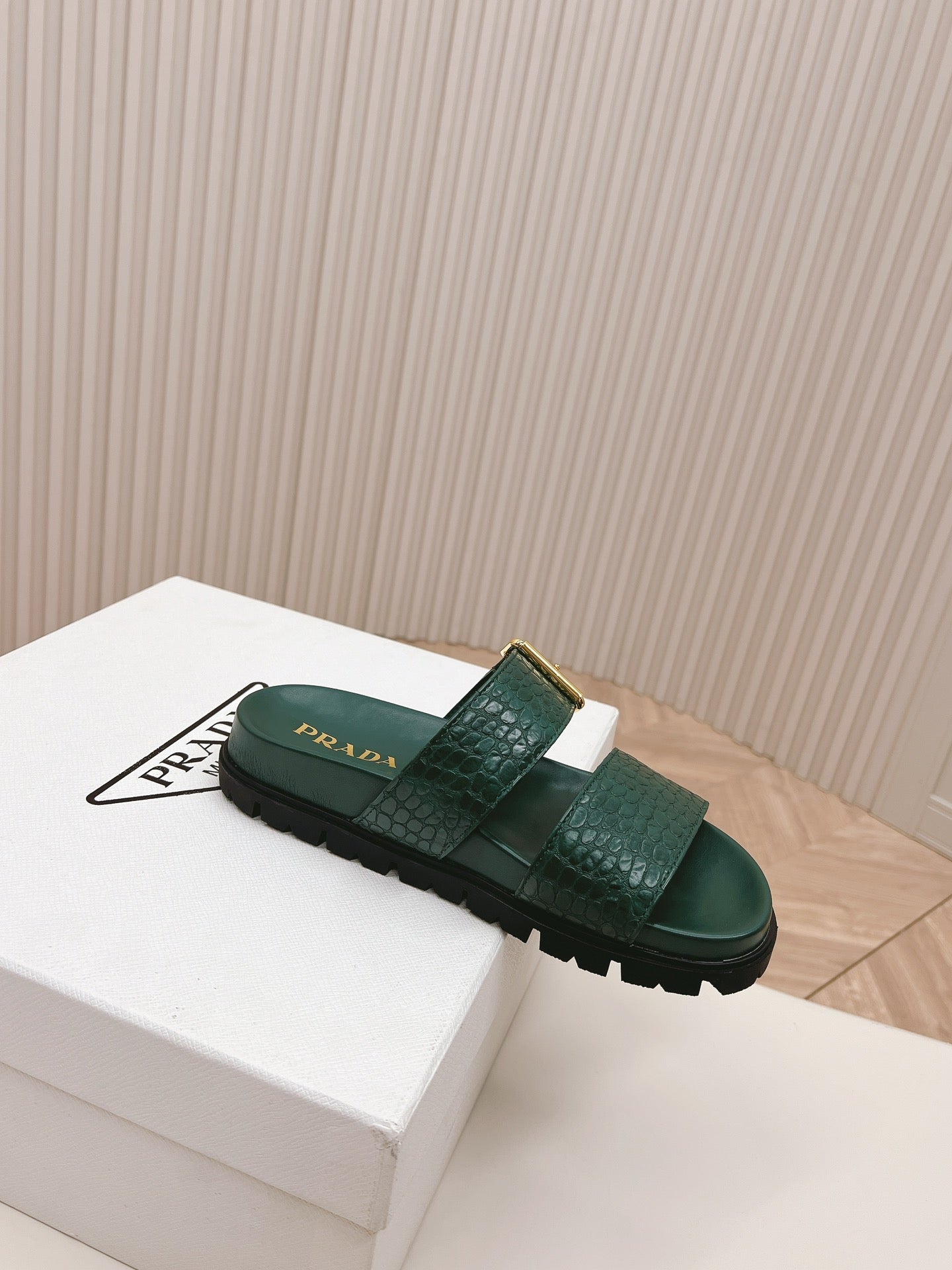 PRA CROCODILE MOTIF SLIDES SANDALS CASTLETON GREEN CALFSKIN