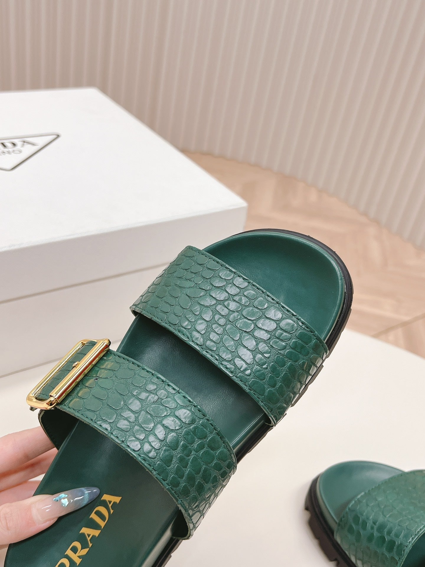 PRA CROCODILE MOTIF SLIDES SANDALS CASTLETON GREEN CALFSKIN