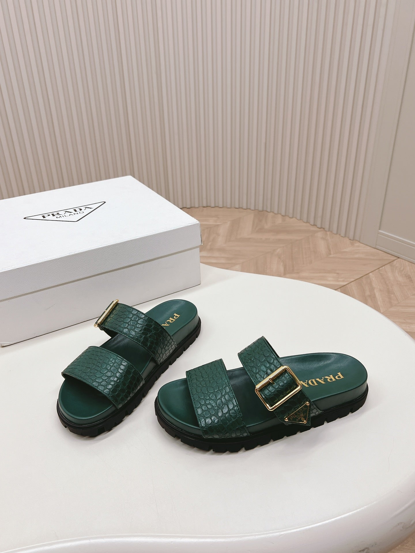 PRA CROCODILE MOTIF SLIDES SANDALS CASTLETON GREEN CALFSKIN