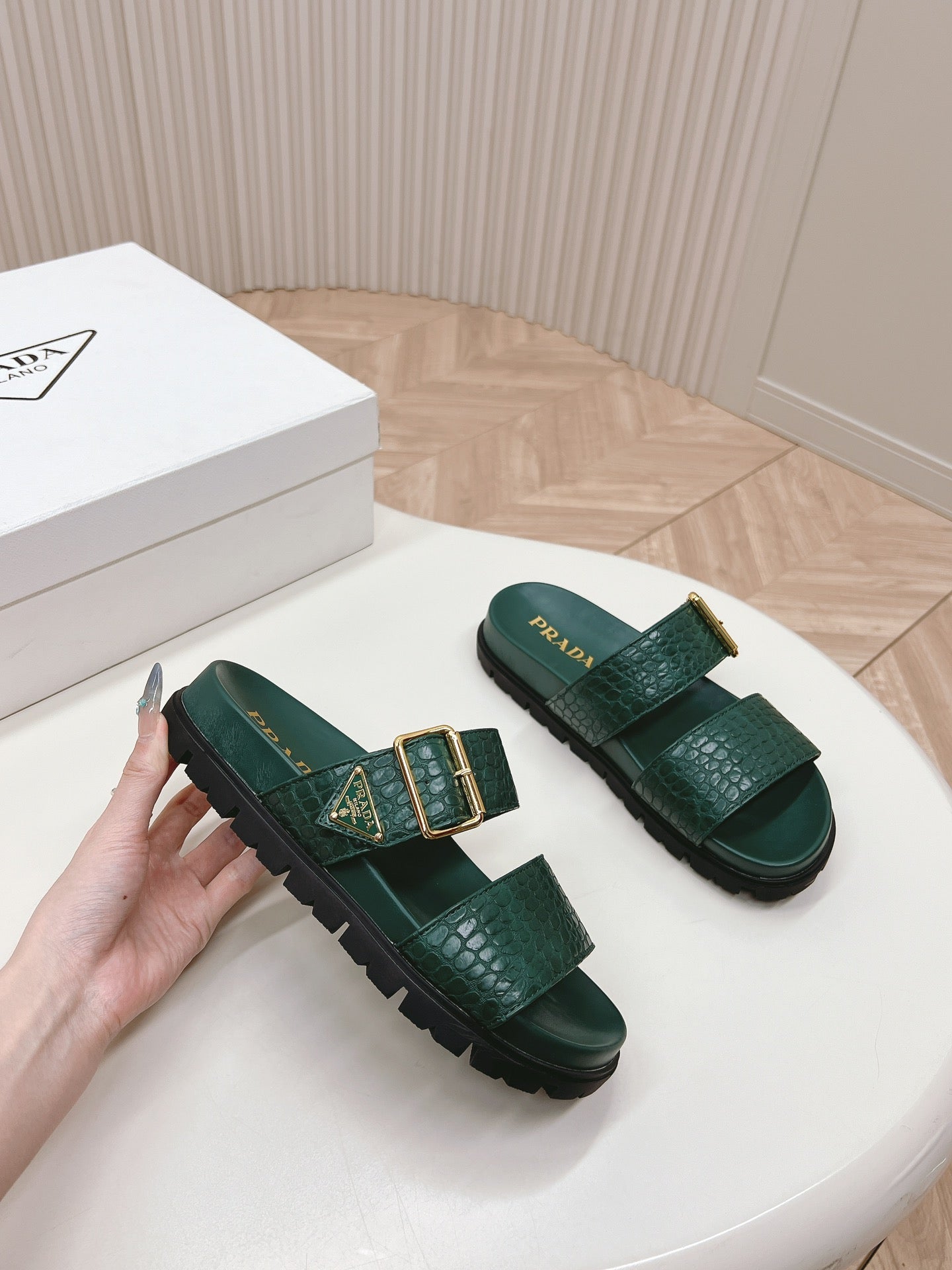 PRA CROCODILE MOTIF SLIDES SANDALS CASTLETON GREEN CALFSKIN