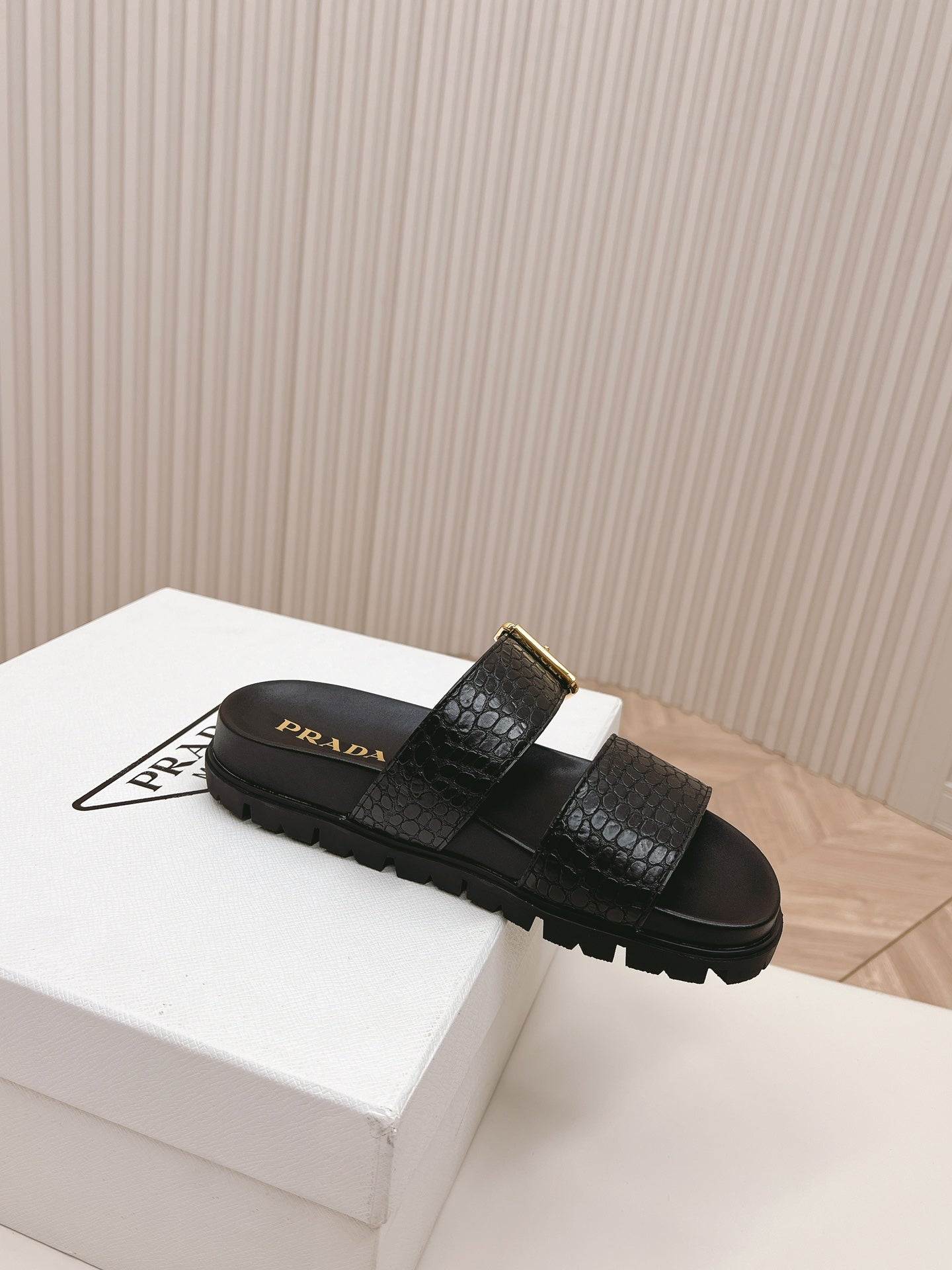 PRA CROCODILE MOTIF SLIDES SANDALS BLACK CALFSKIN