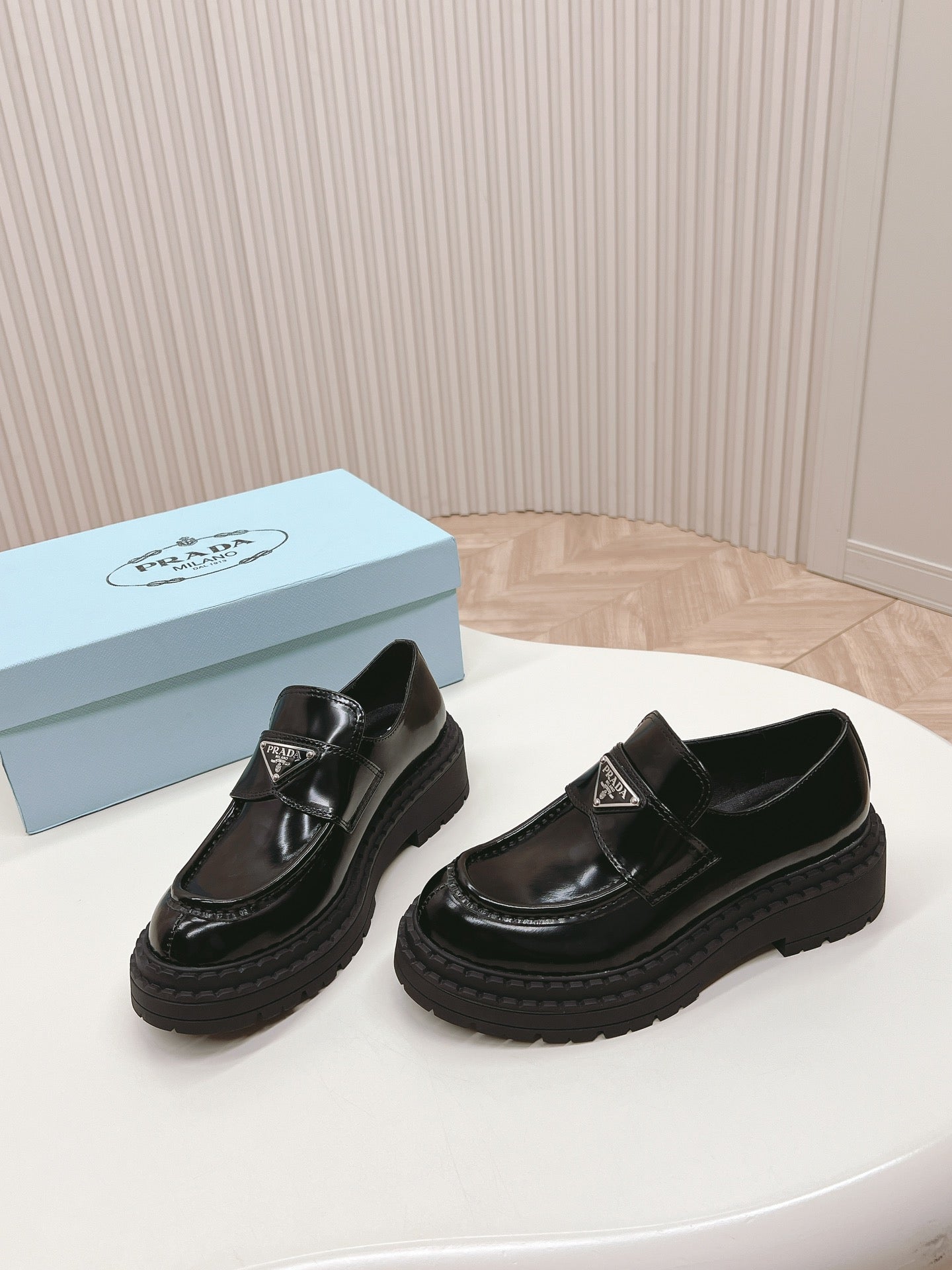 PRA BRUSHED MONOLITH LOAFERS GLOSSY BLACK CALFSKIN