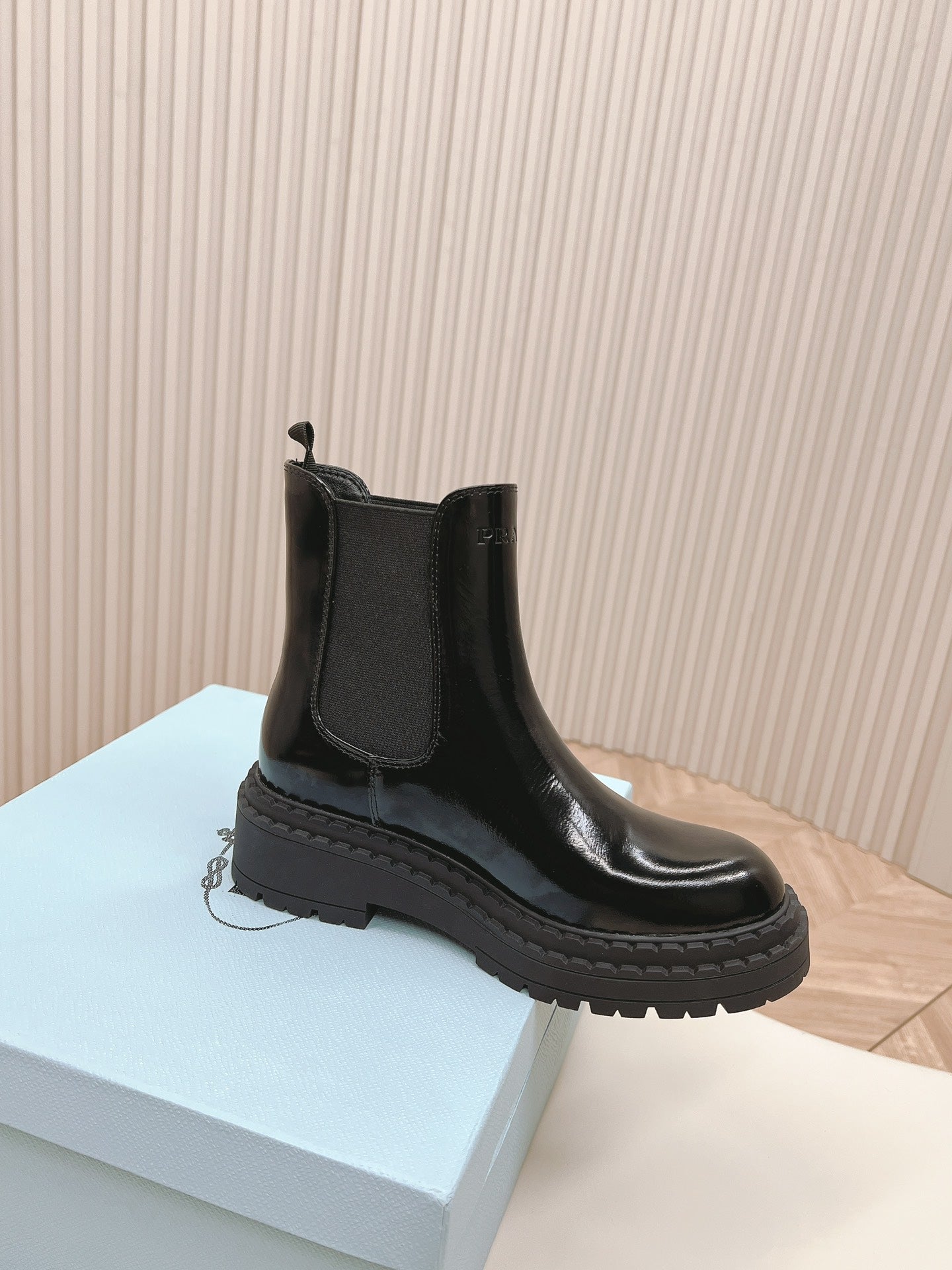 PRA MONOLITH BRUSHED BOOTIES GLOSSY BLACK CALFSKIN