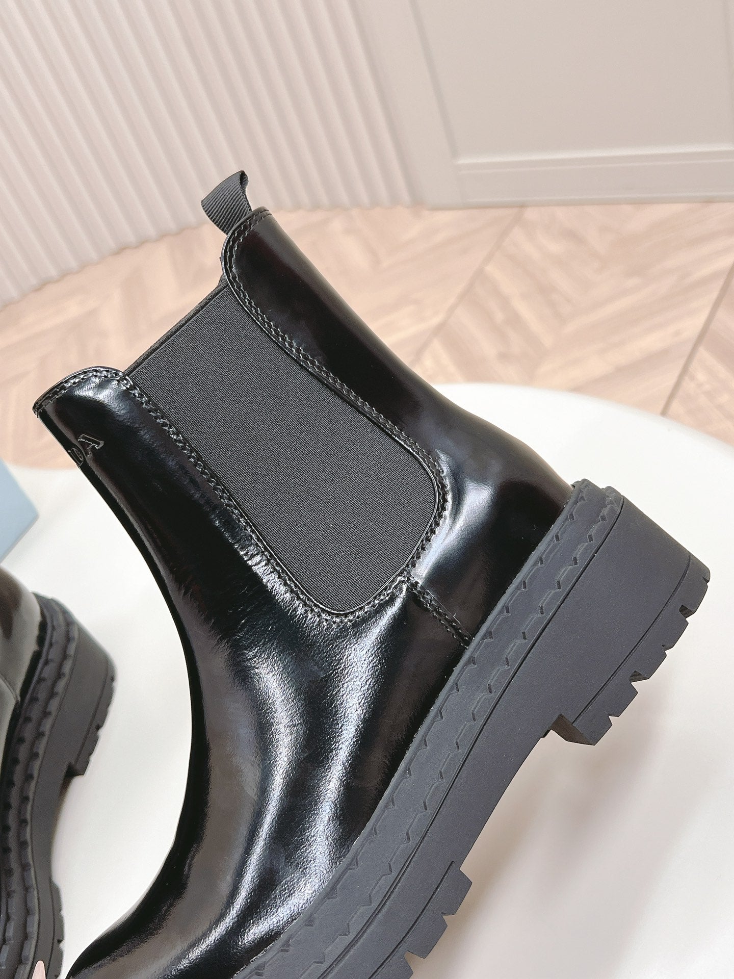 PRA MONOLITH BRUSHED BOOTIES GLOSSY BLACK CALFSKIN