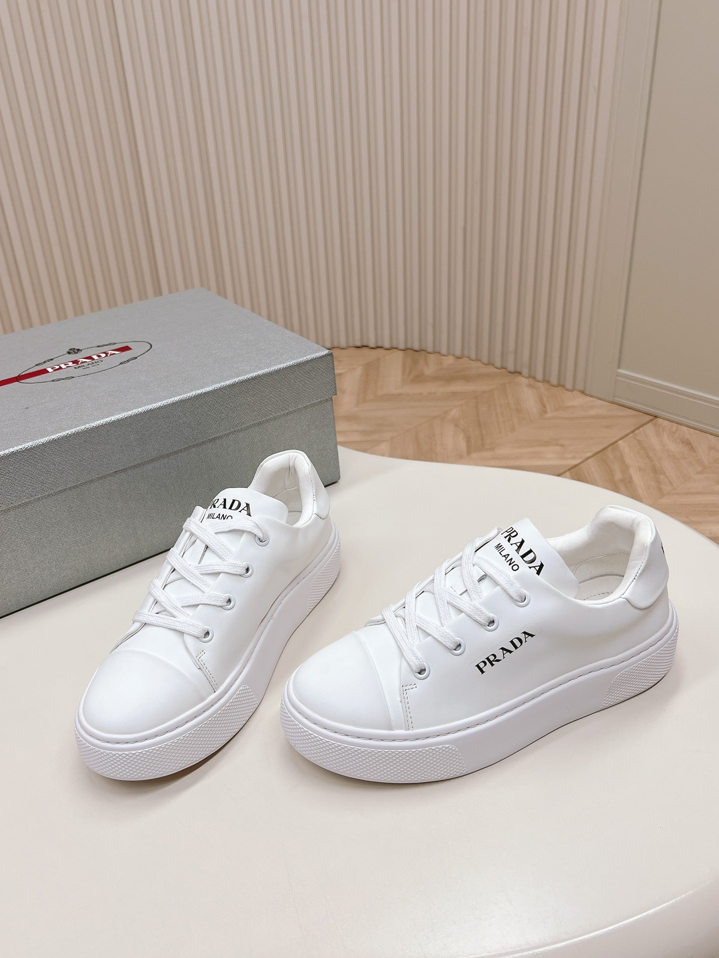 PRA LOGO OUTLET BASIC SNEAKERS WHITE CALFSKIN