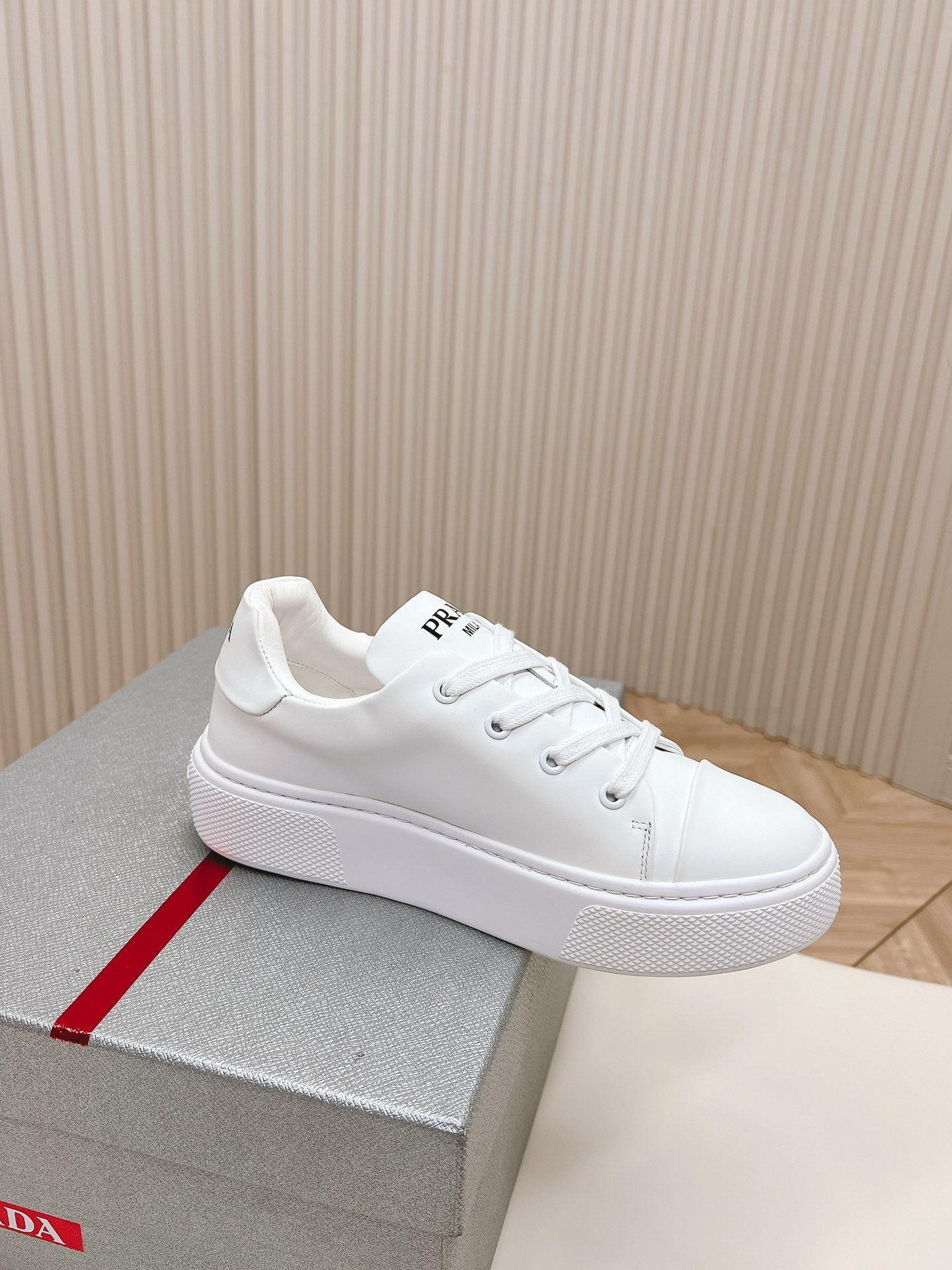 PRA LOGO OUTLET BASIC SNEAKERS WHITE CALFSKIN