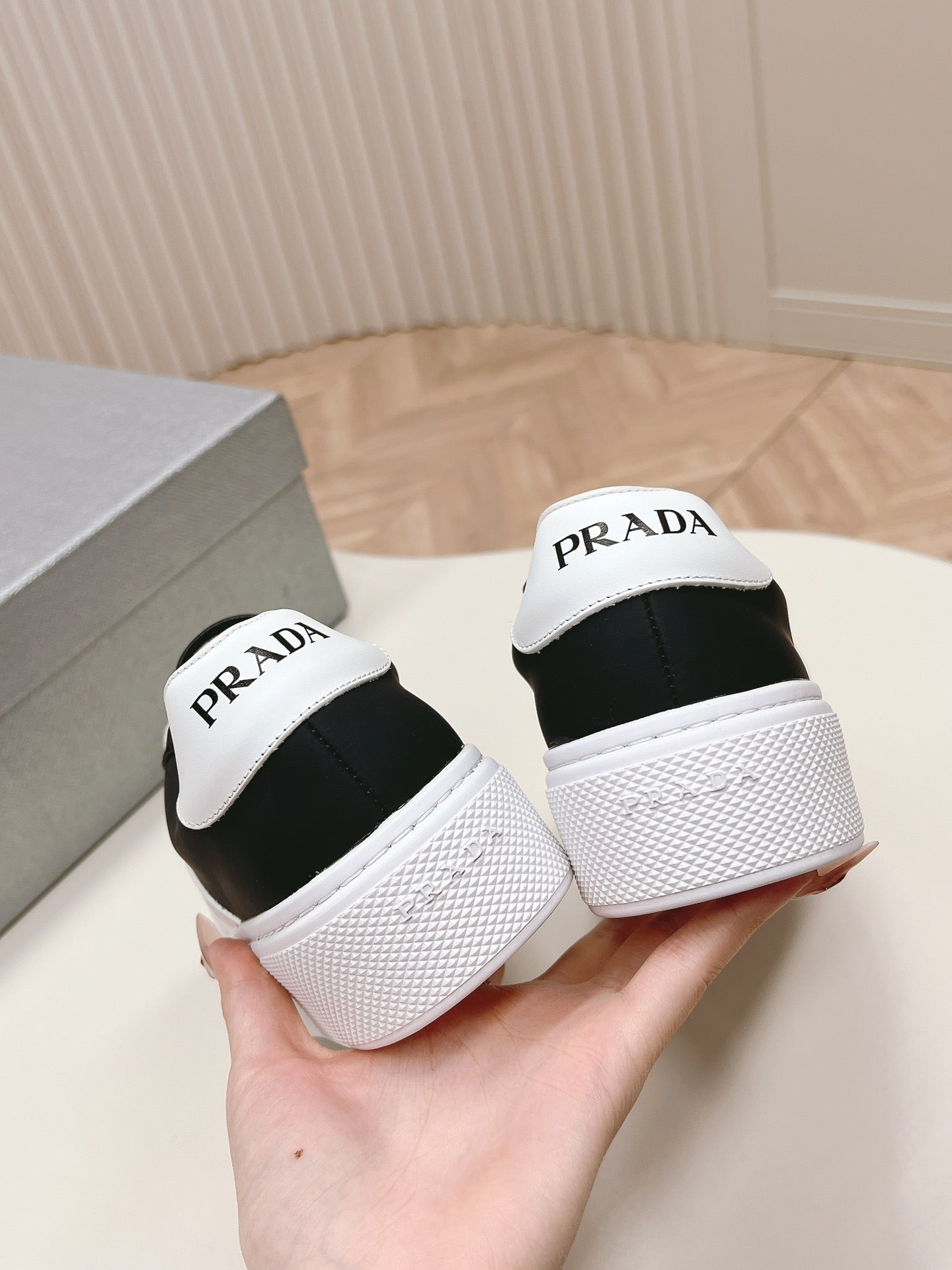 PRA LEATHER LOGO OUTLET SNEAKERS BLACK CALFSKIN