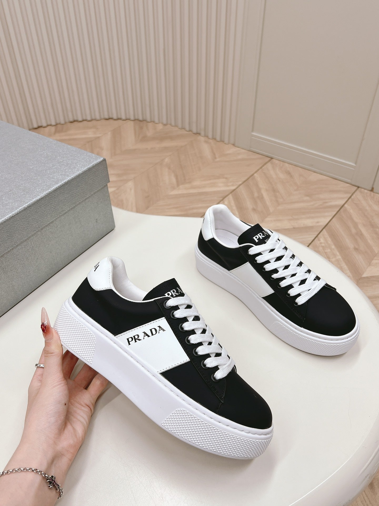 PRA LEATHER LOGO OUTLET SNEAKERS BLACK CALFSKIN