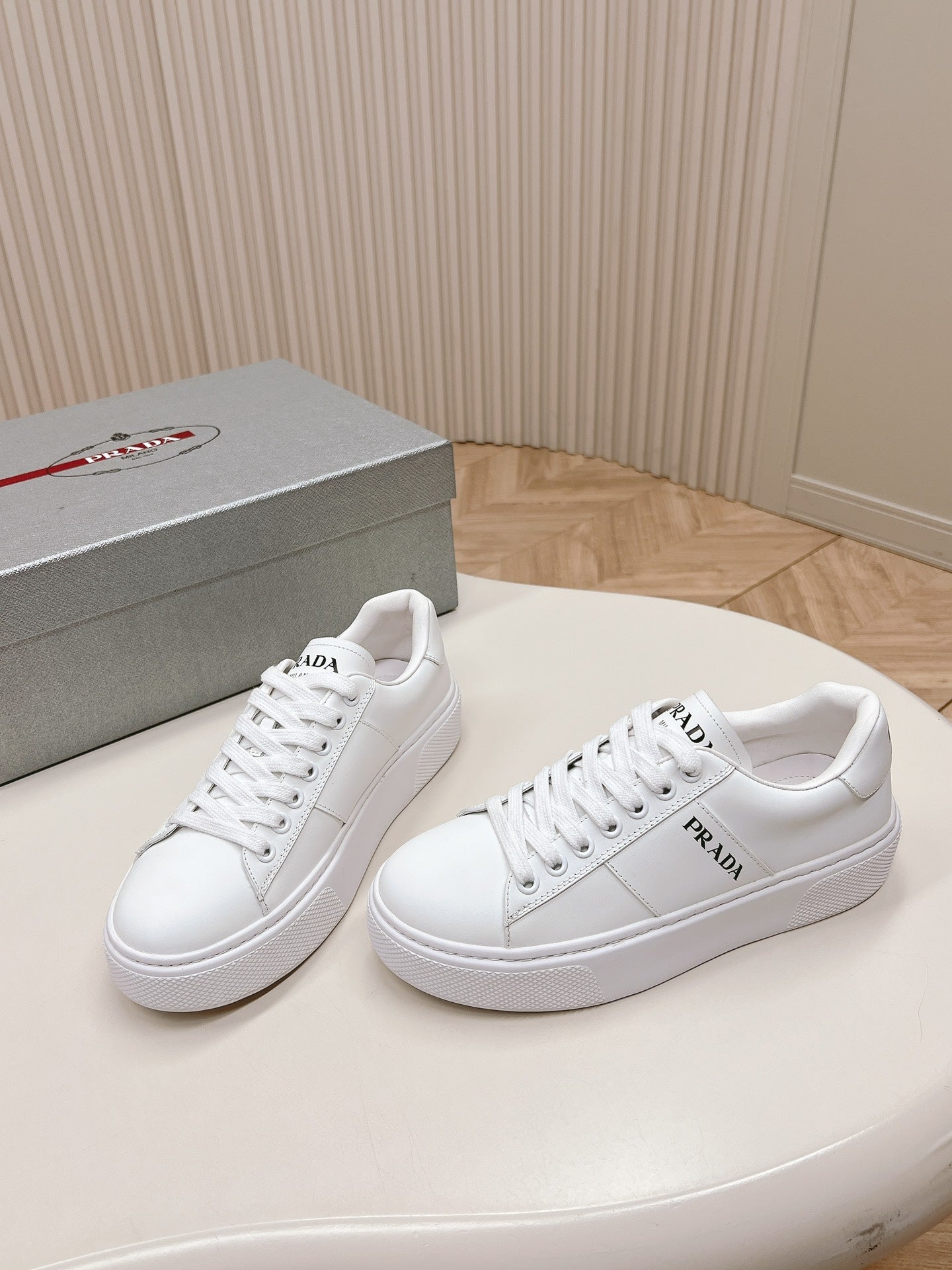 PRA LEATHER LOGO OUTLET SNEAKERS WHITE CALFSKIN