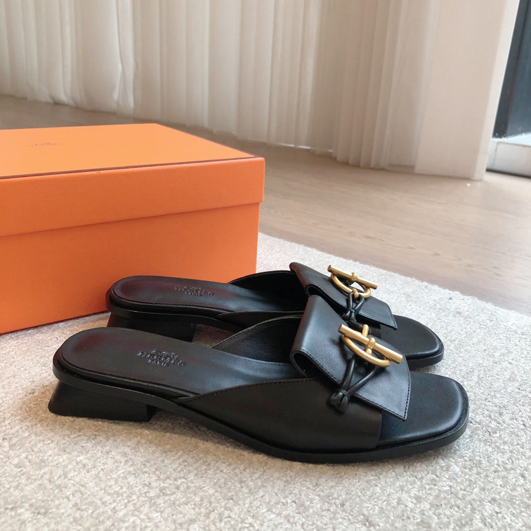 Isle Sandal Black Calfskin