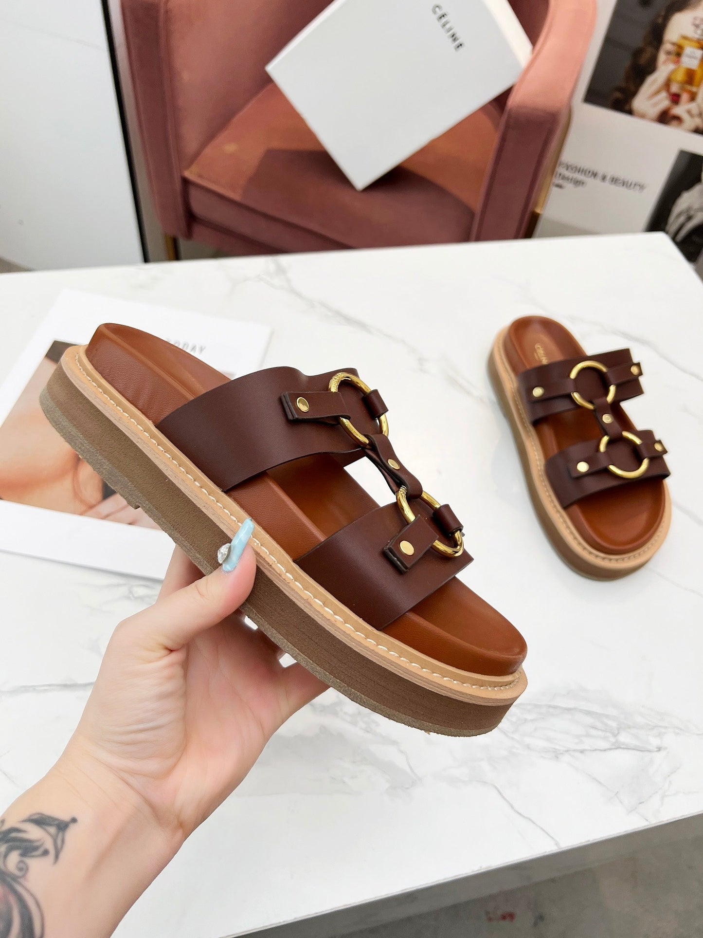 TIPPI SANDAL IN CHESTNUT BROWN CALFSKIN