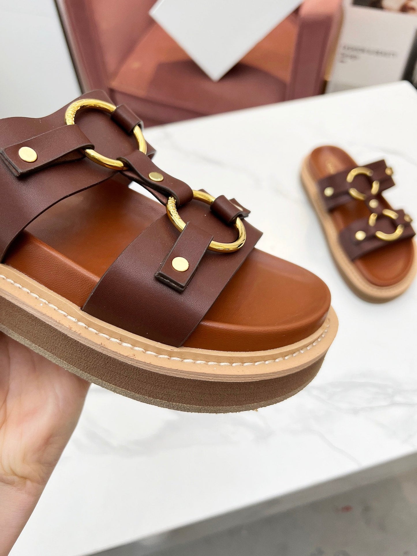 TIPPI SANDAL IN CHESTNUT BROWN CALFSKIN