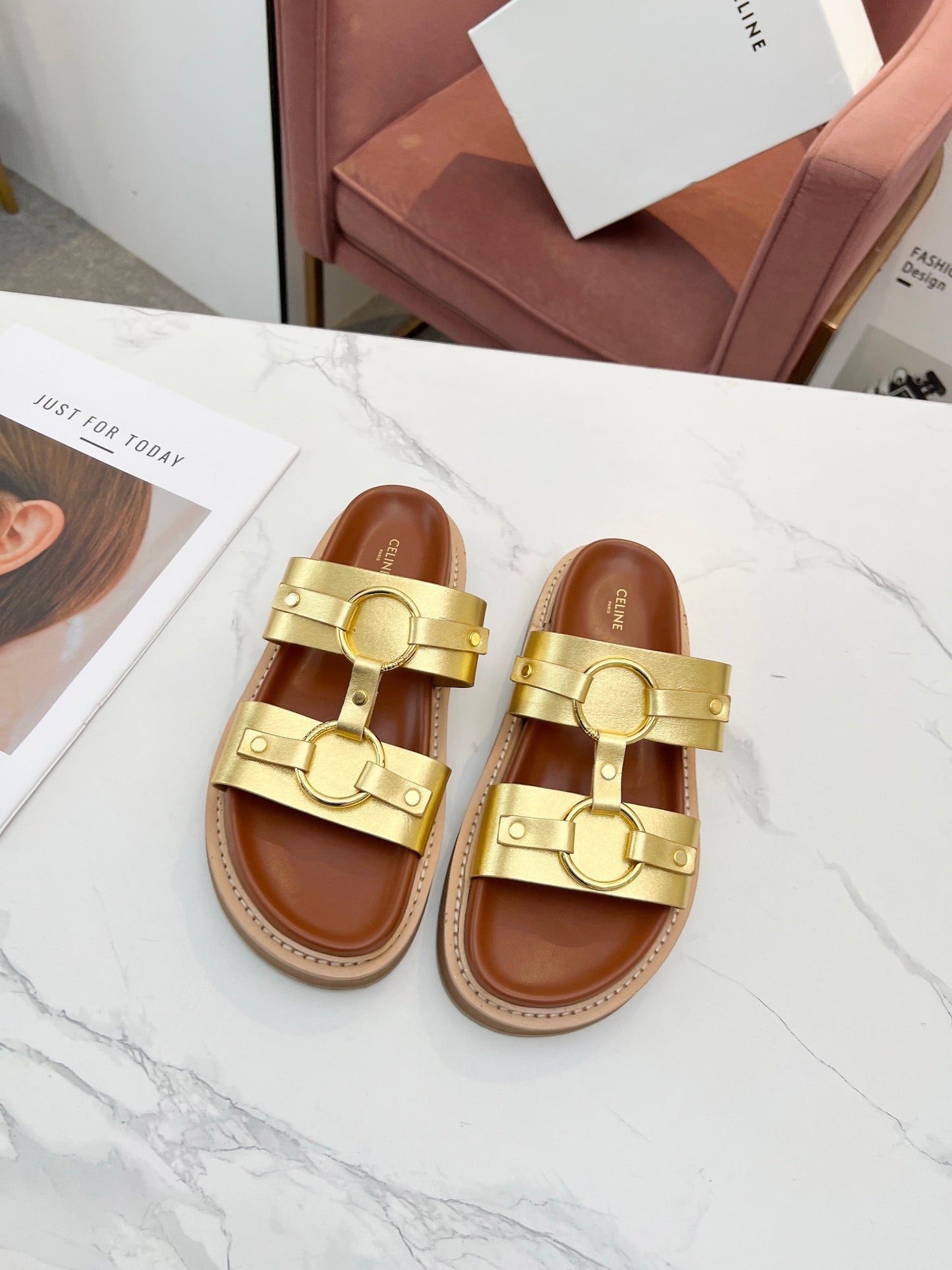 TIPPI SANDAL IN GOLD CALFSKIN