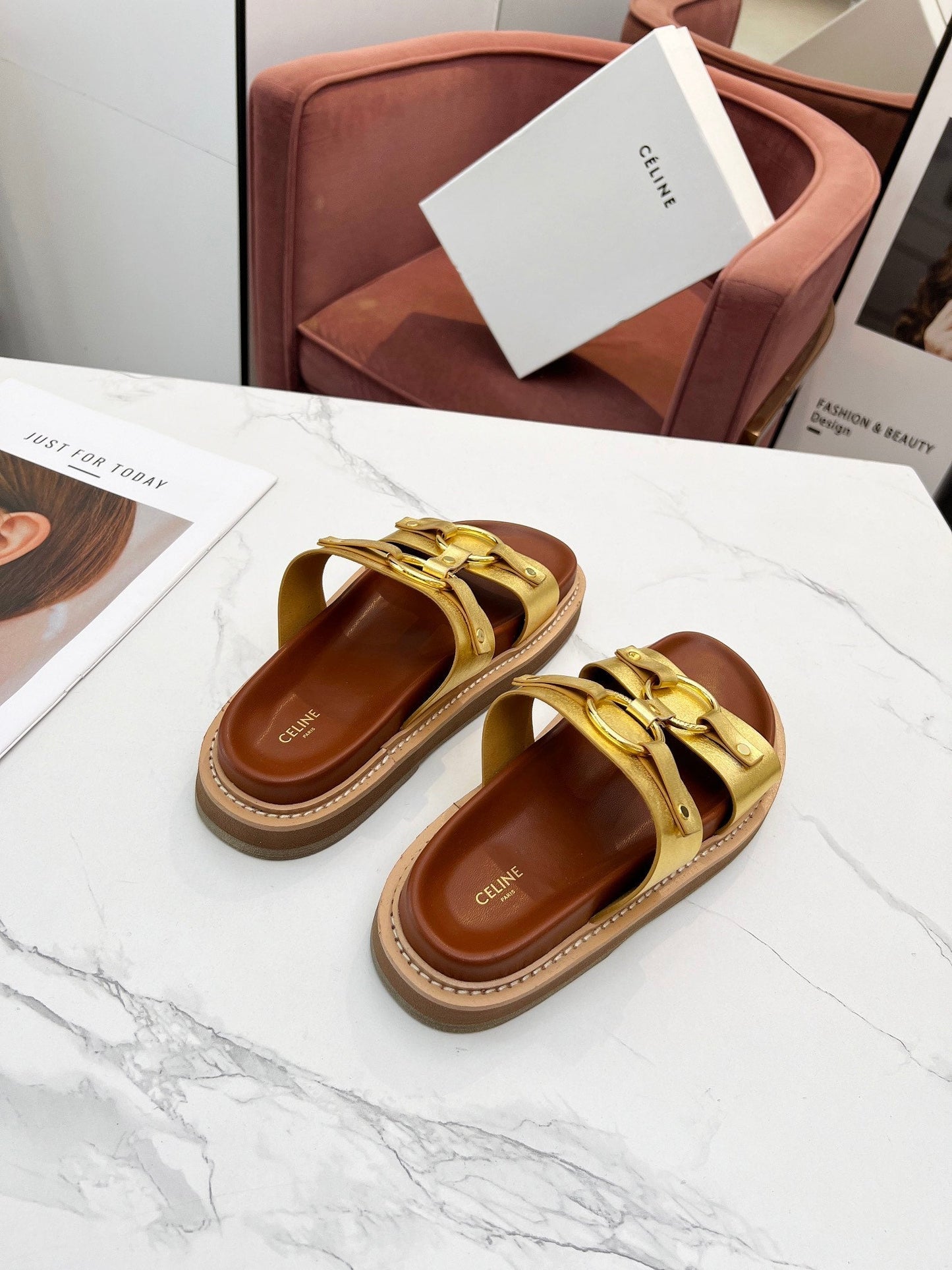 TIPPI SANDAL IN GOLD CALFSKIN