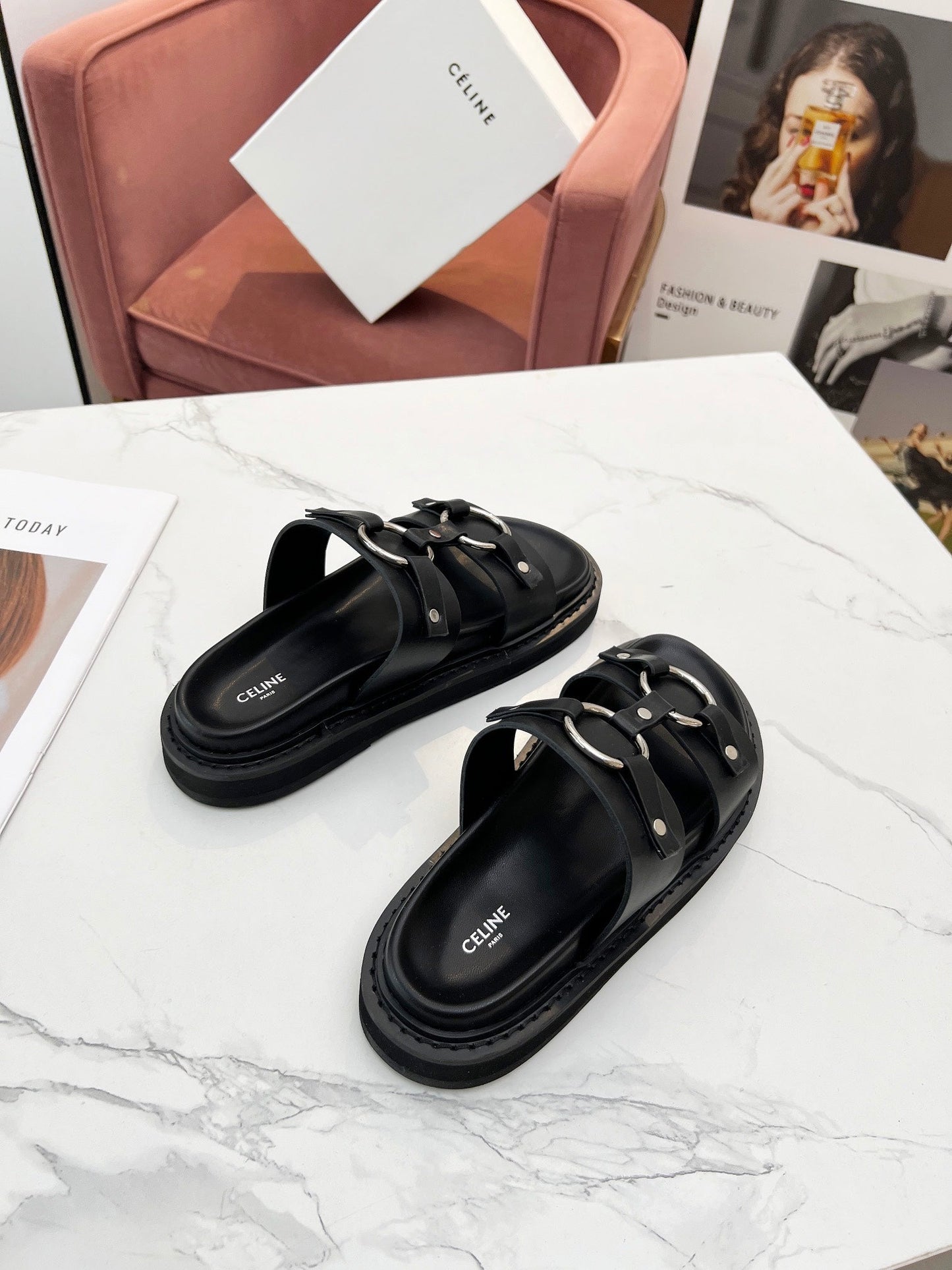 TIPPI SANDAL IN BLACK CALFSKIN