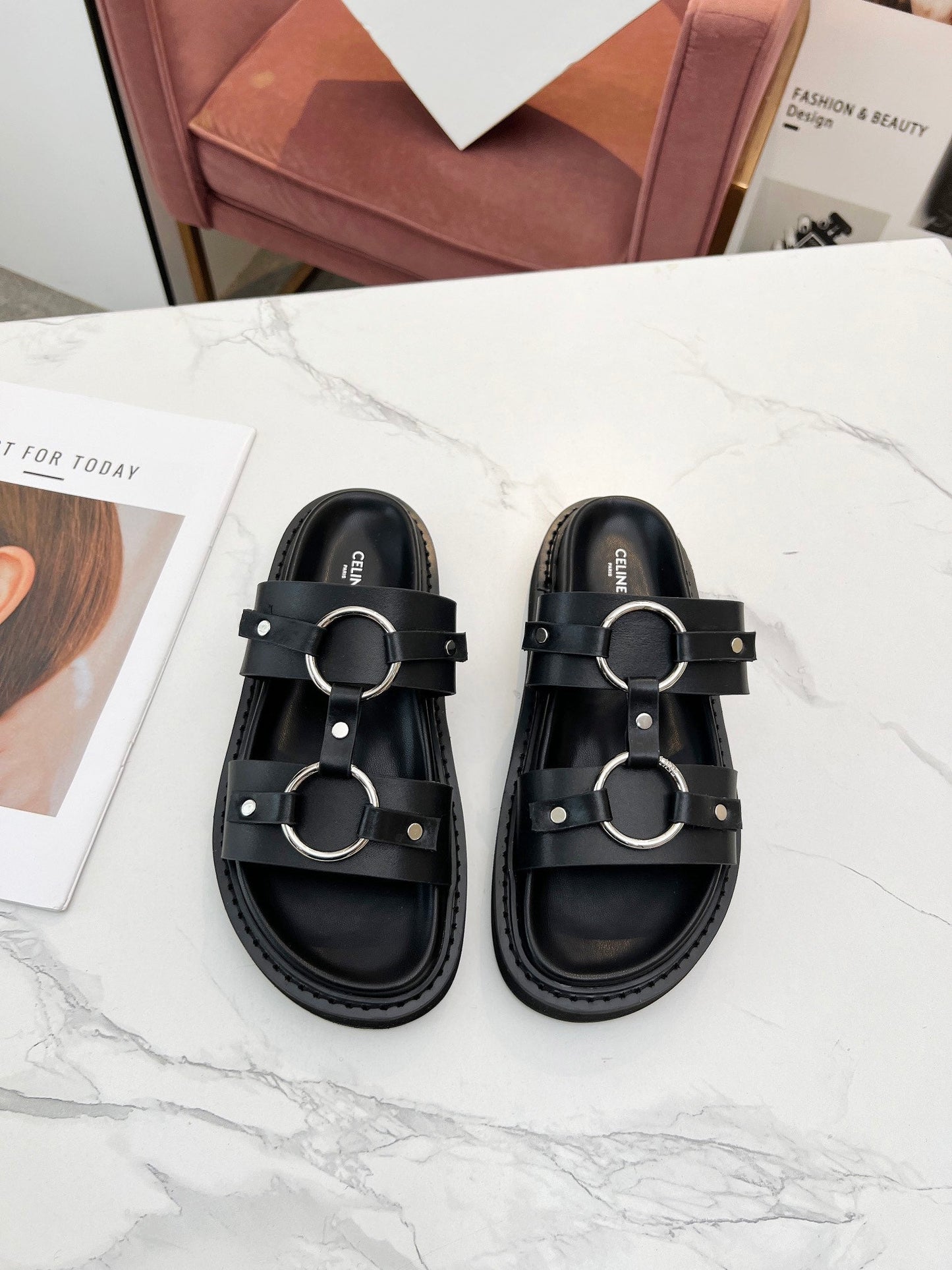 TIPPI SANDAL IN BLACK CALFSKIN