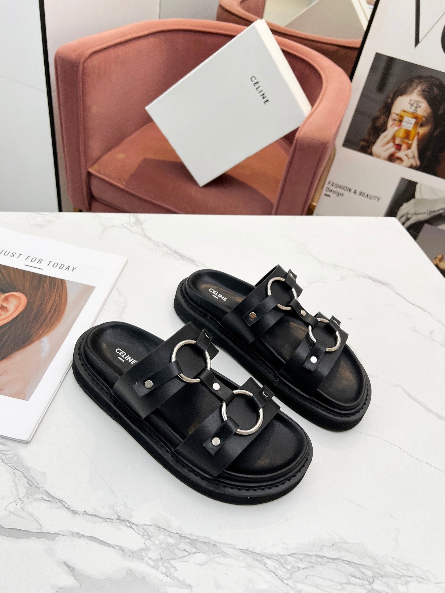 TIPPI SANDAL IN BLACK CALFSKIN