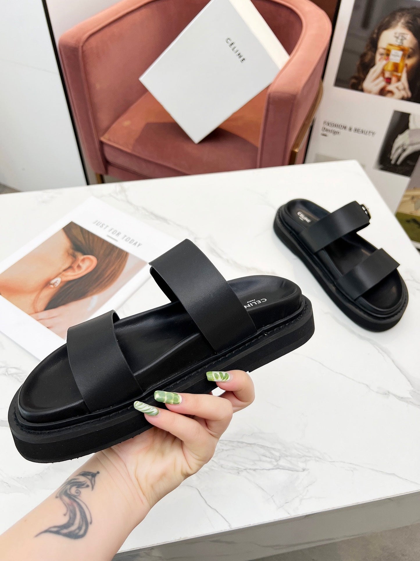 TWO-STRAP SANDALS IN BLACK CALFSKIN