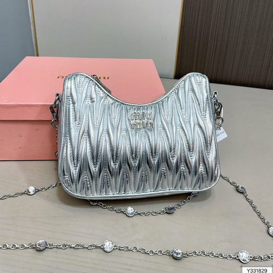 CRYSTAL CHAIN 26 BAG IN SILVER LAMBSKIN