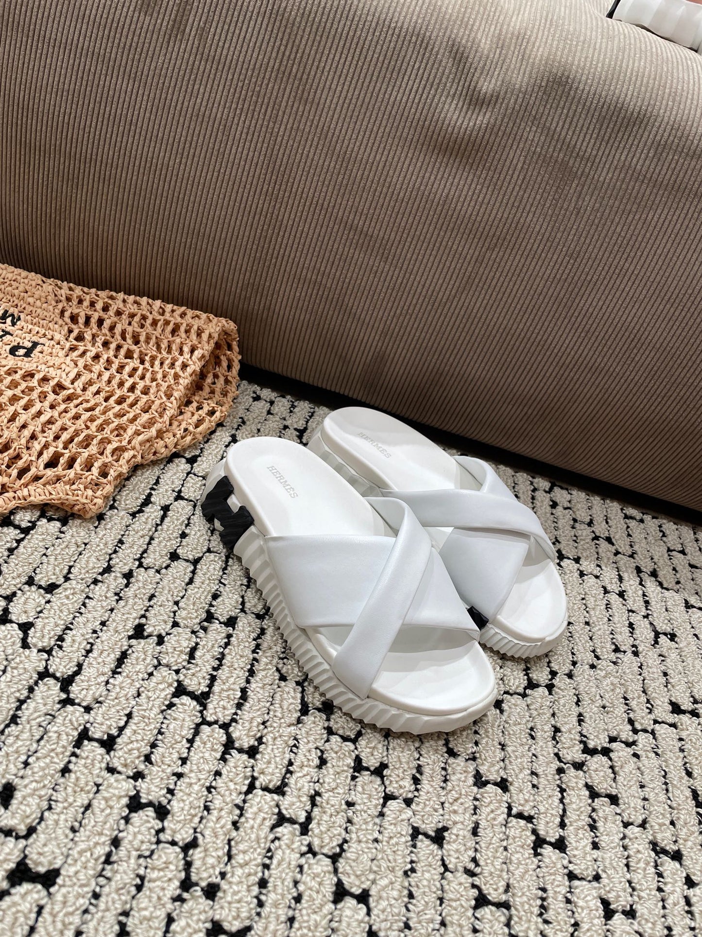 INFRA SANDAL WHITE CALFSKIN