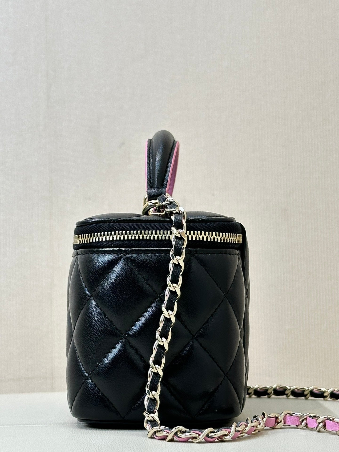 vanity shoulder bag top handle 17cm black pink lambskin