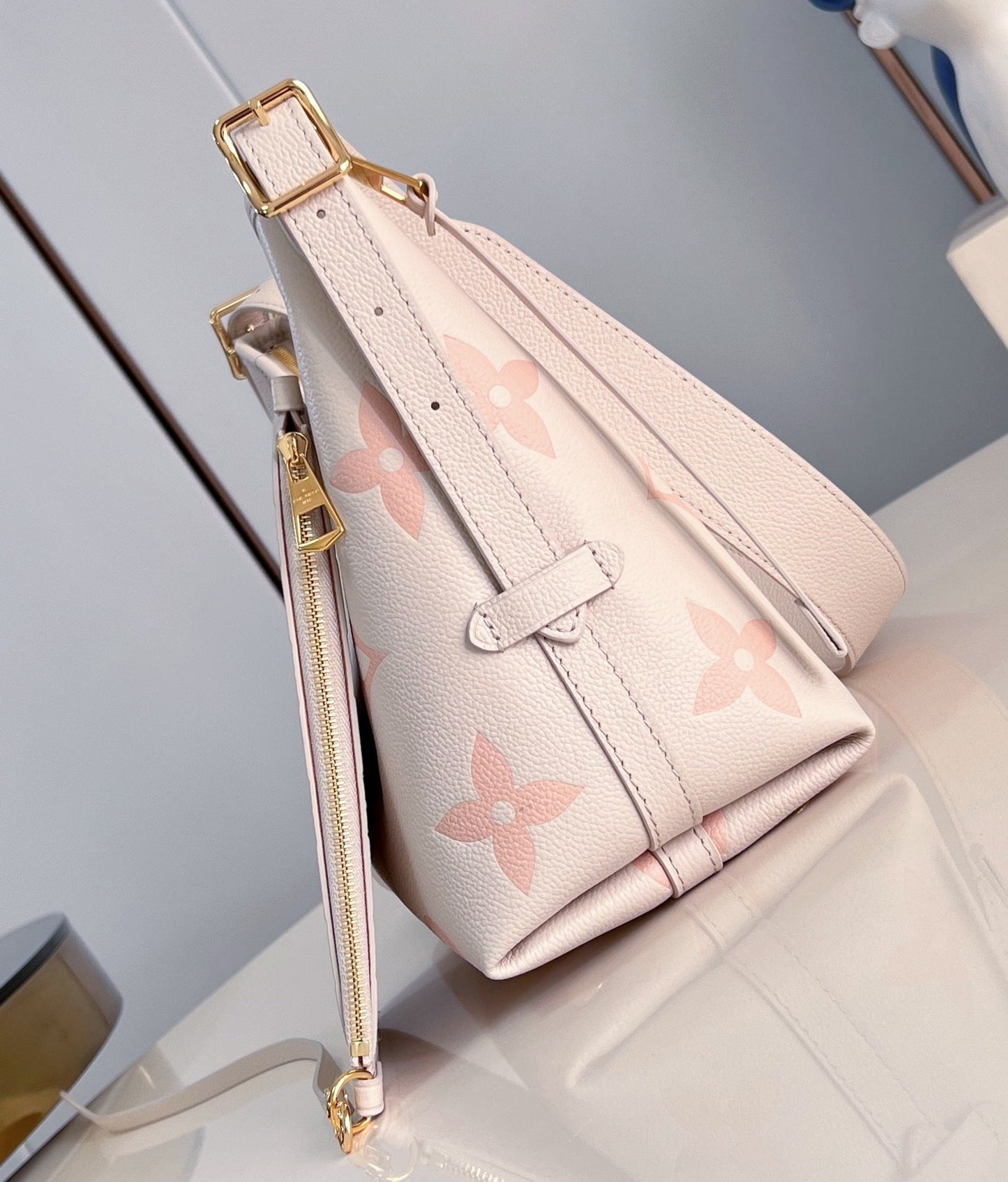 CARRYALL PM 29 LIGHT PINK MONOGRAM GRAINED COWHIDE LEATHER