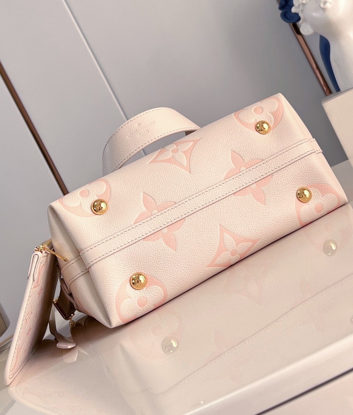 CARRYALL PM 29 LIGHT PINK MONOGRAM GRAINED COWHIDE LEATHER