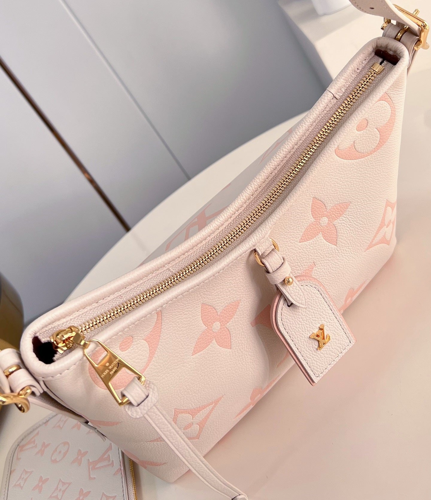 CARRYALL PM 29 LIGHT PINK MONOGRAM GRAINED COWHIDE LEATHER