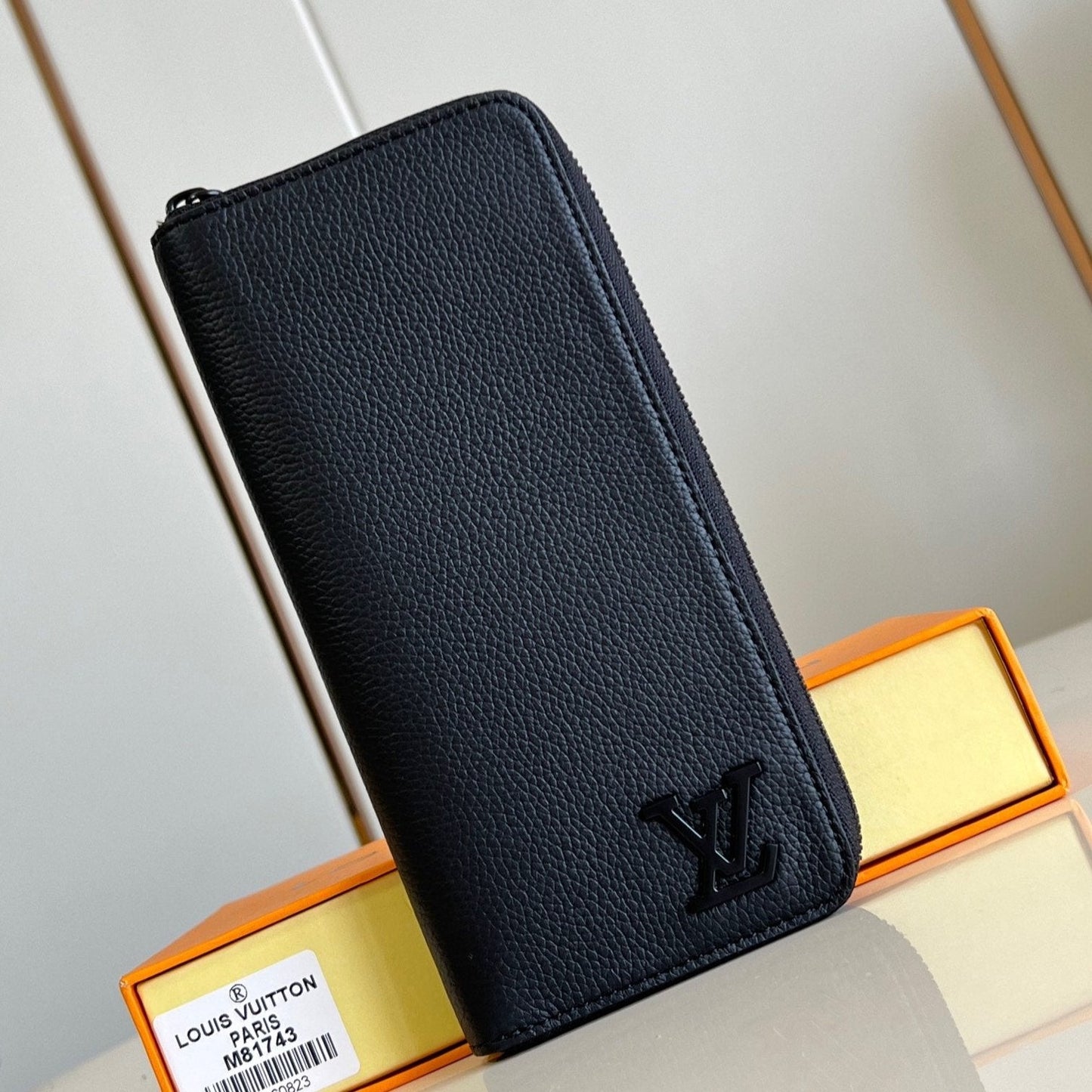 ZIPPY VERTICAL AEROGRAM WALLET 20CM BLACK CALFSKIN