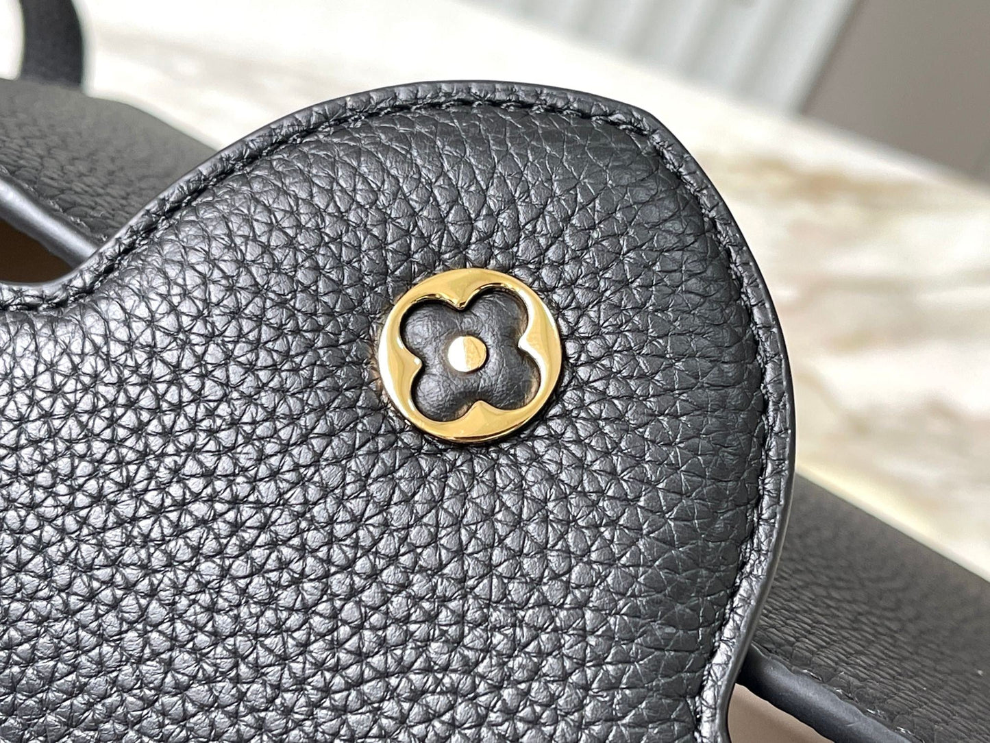 capucines bb 27 black taurillon leather gold hardware