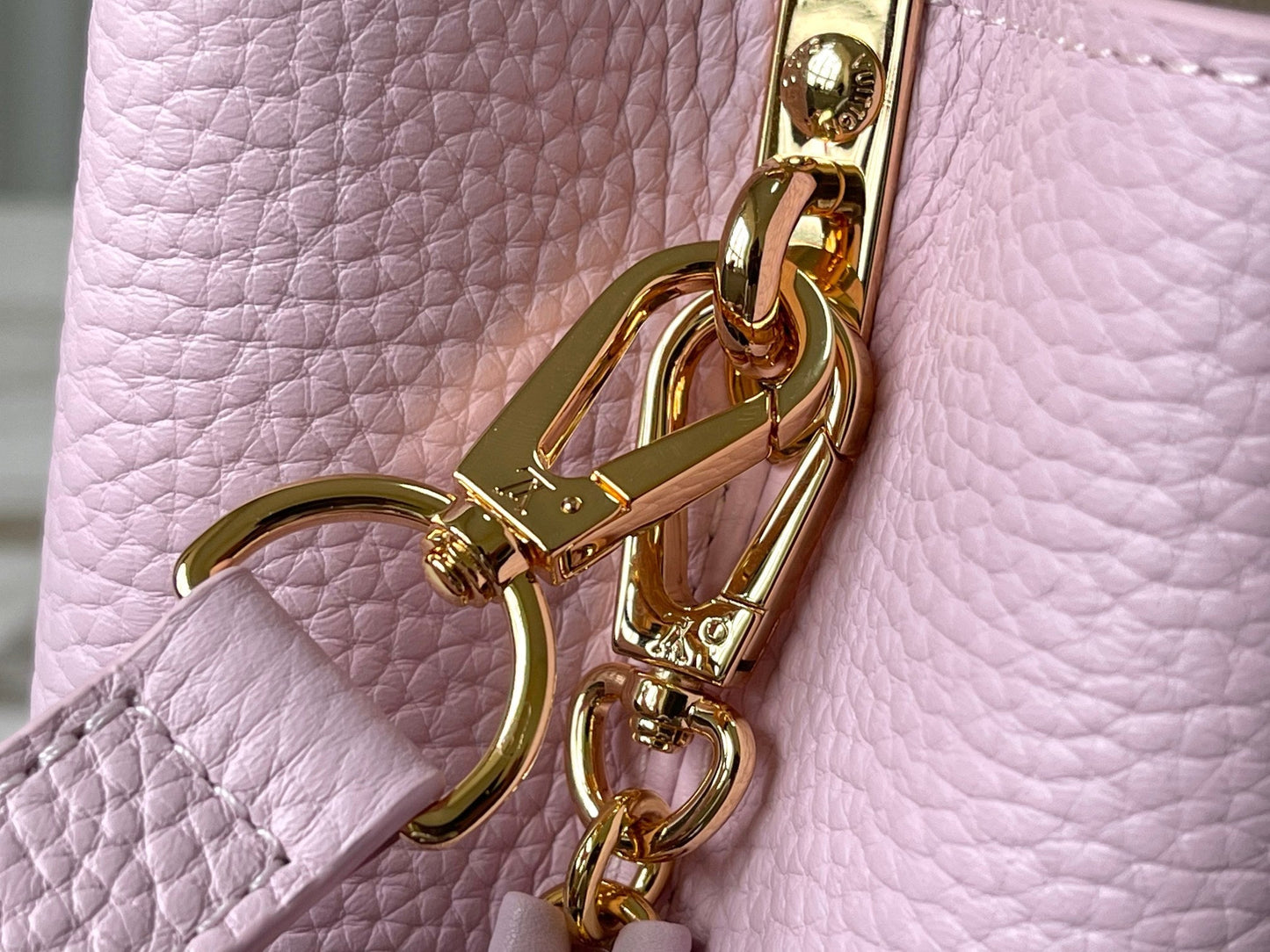 capucines bb 27 pink taurillon leather gold hardware