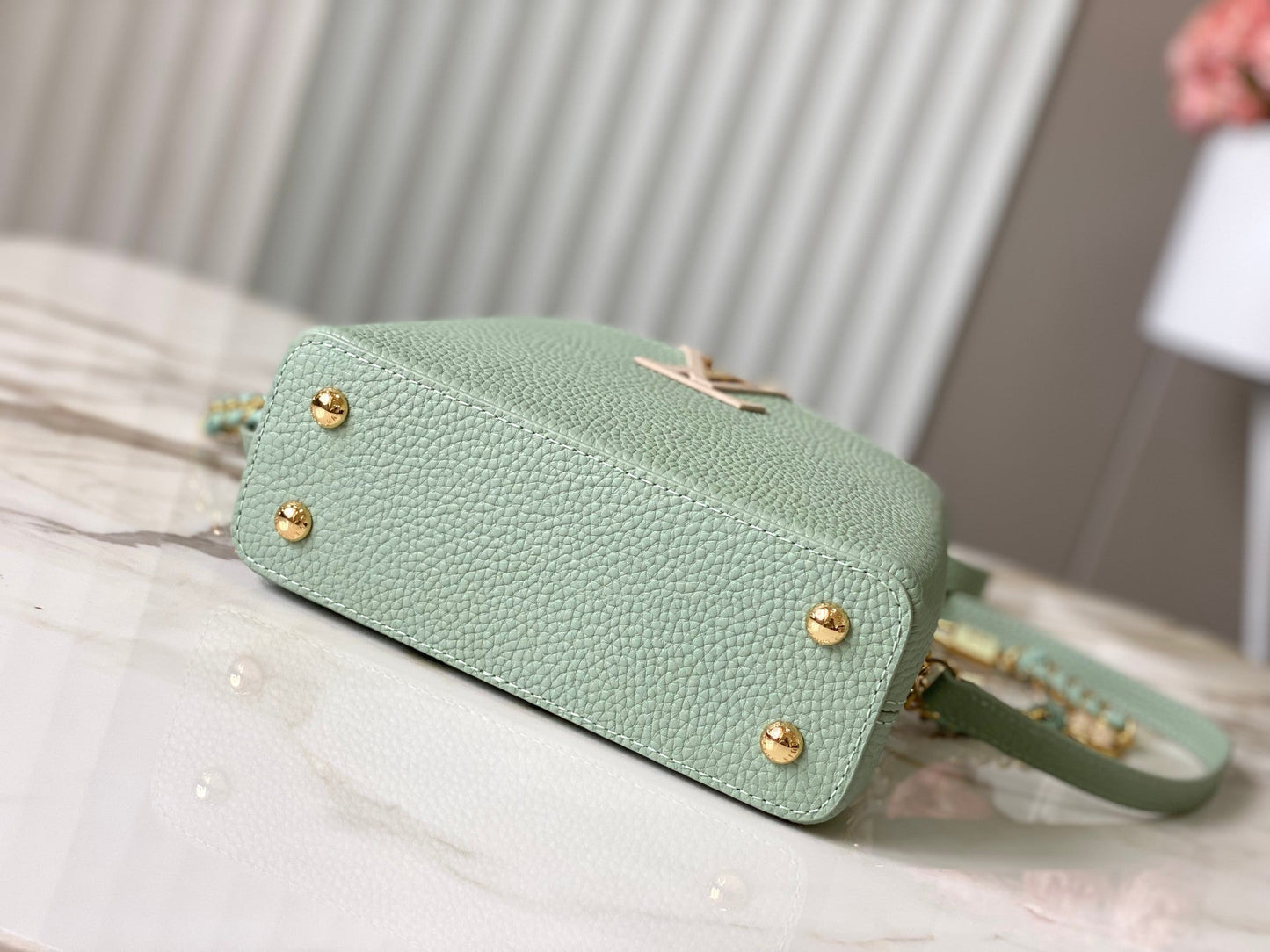 capucines mini 21 green beige taurillon leather gold hardware