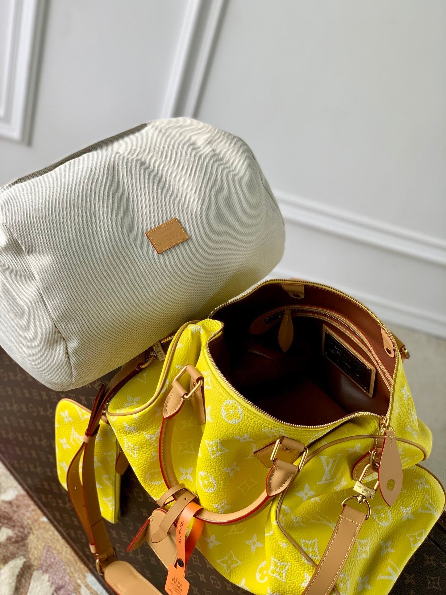 speedy p9 bandouliere 40cm yellow calfskin