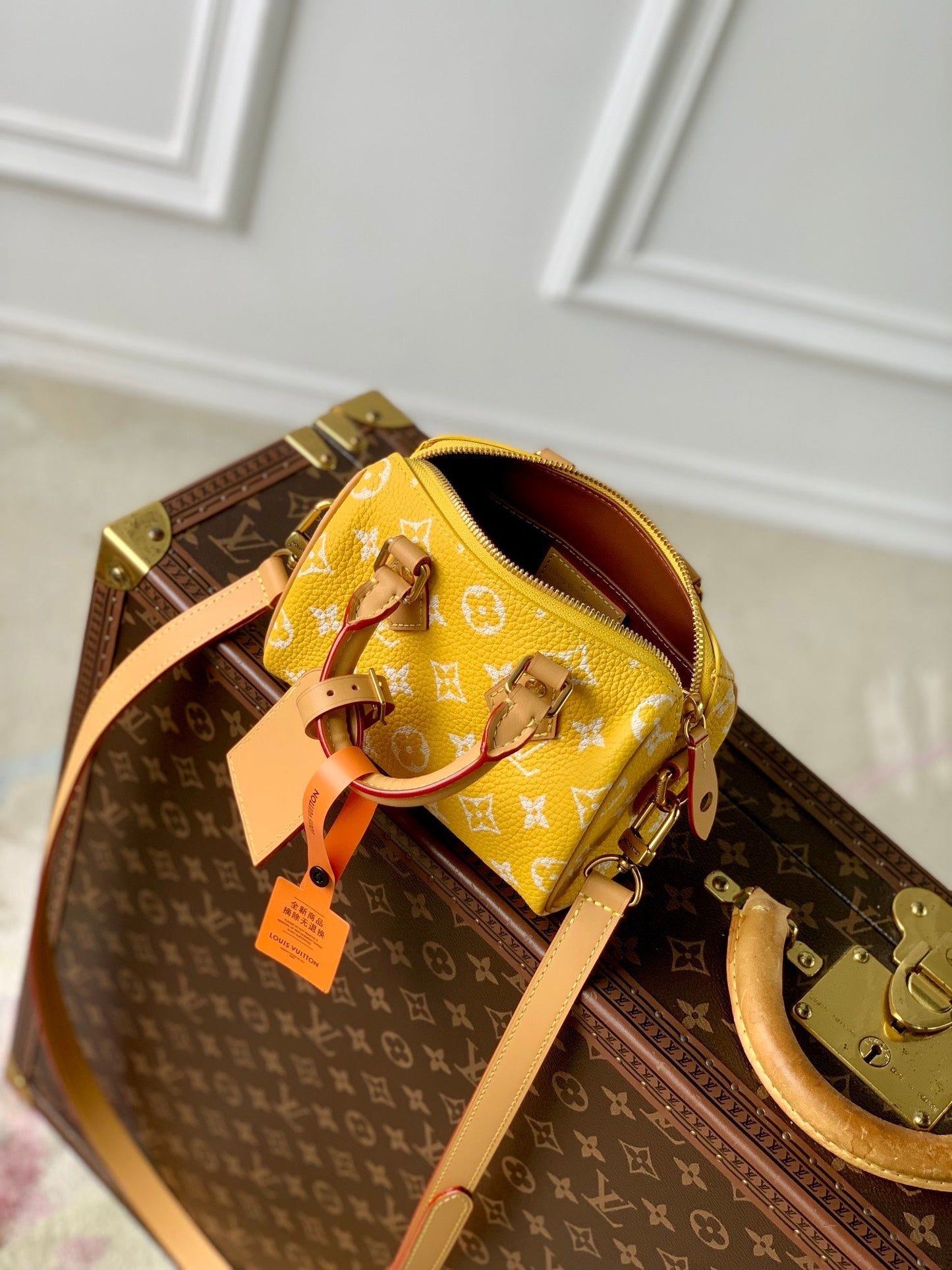 speedy p9 bandouliere 18cm yellow calfskin