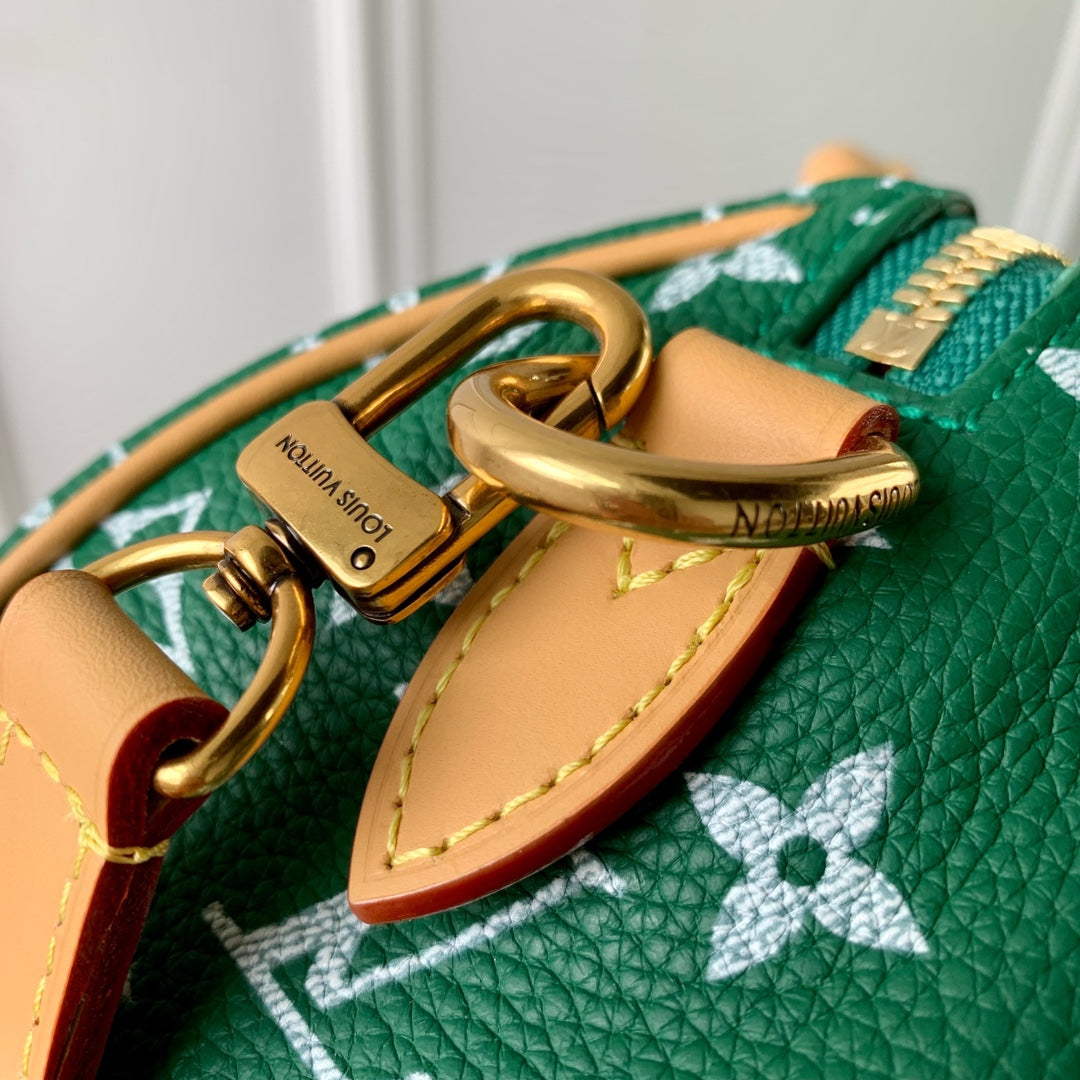 speedy p9 bandouliere 18cm green calfskin