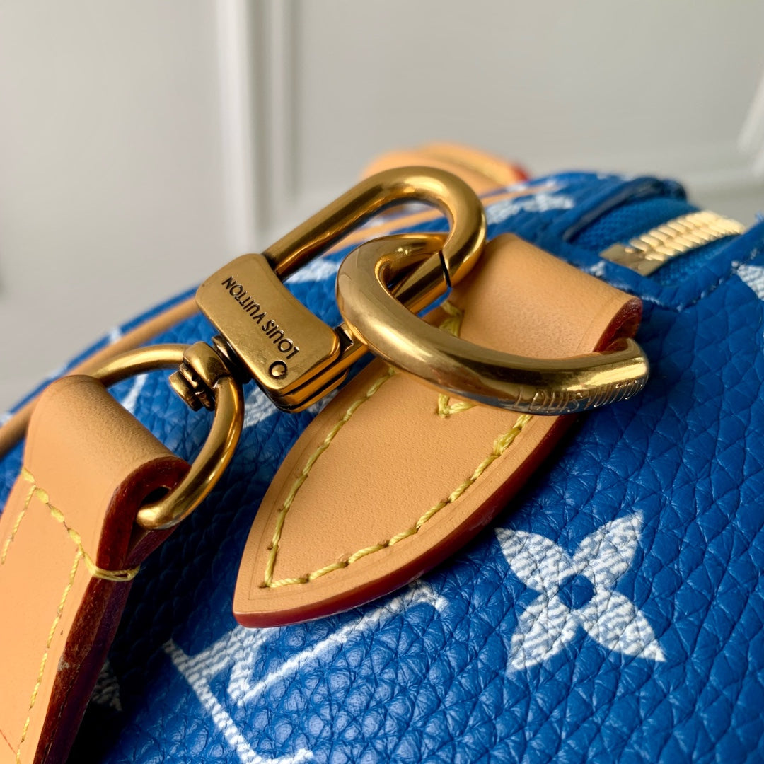 speedy p9 bandouliere 18cm blue calfskin