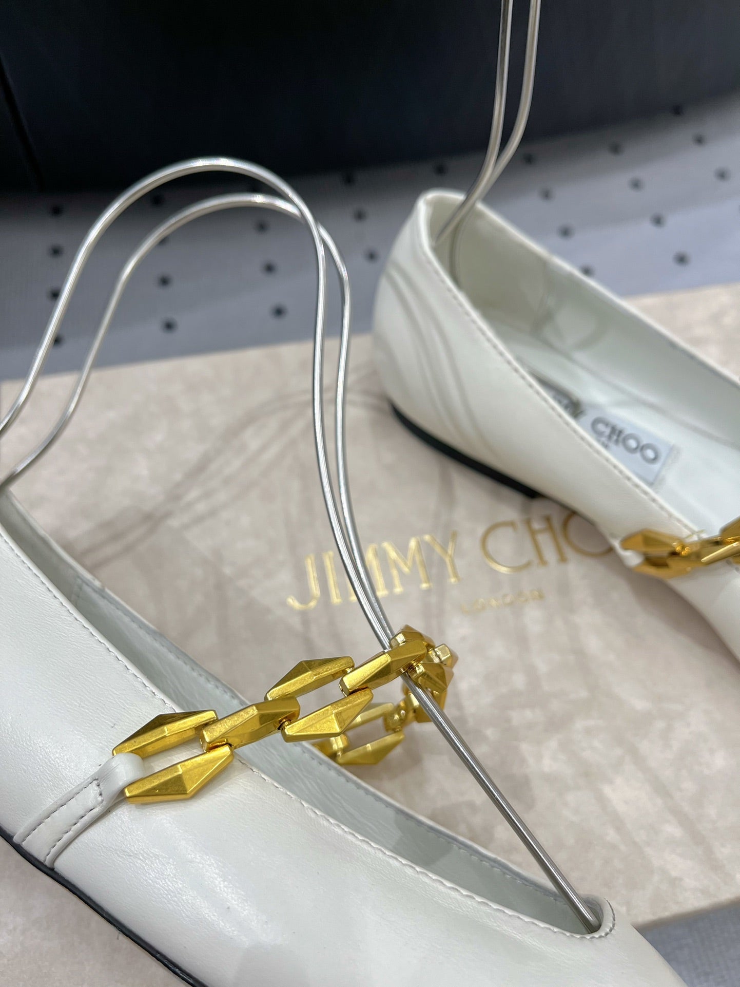 Jimmy Diamond Tilda Flat 10mm In White Nappa Leather Flats With Chain 591609